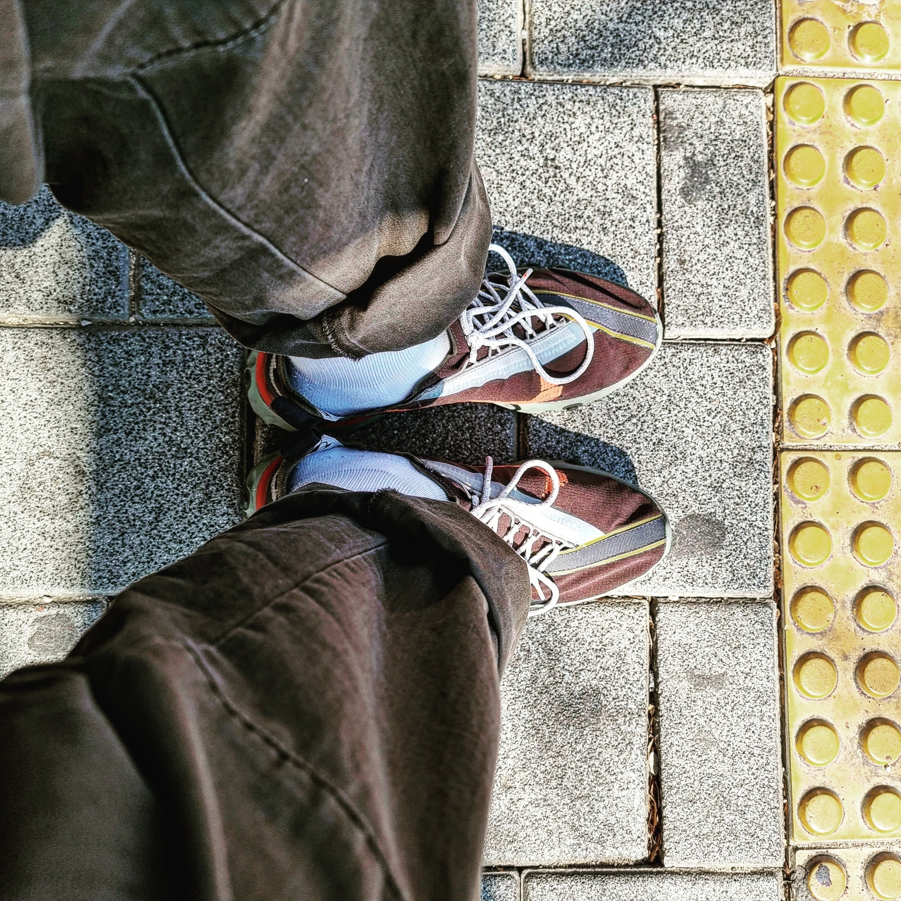 Nike ISPA React Low Velvet Brown 착용 스타일