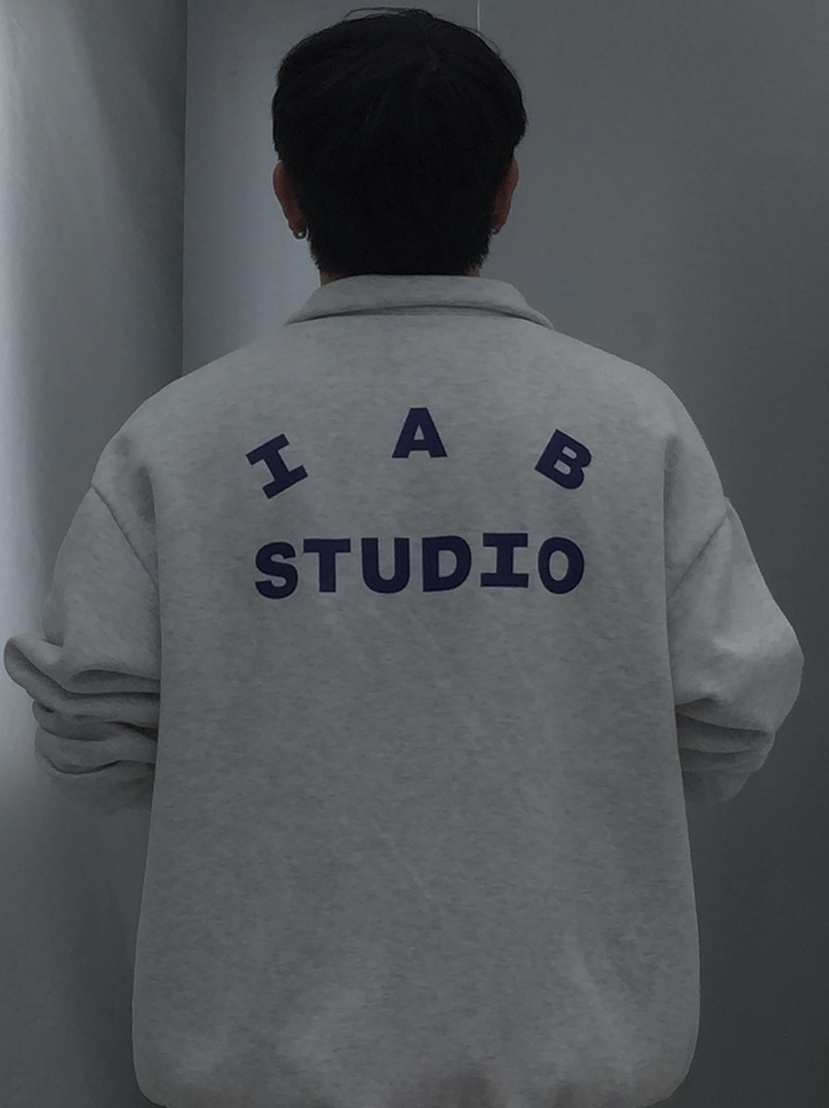 Nike Air Force 1 '07 Low White, IAB Studio Half Zip Pullover Light Gray 착용 스타일 - 2