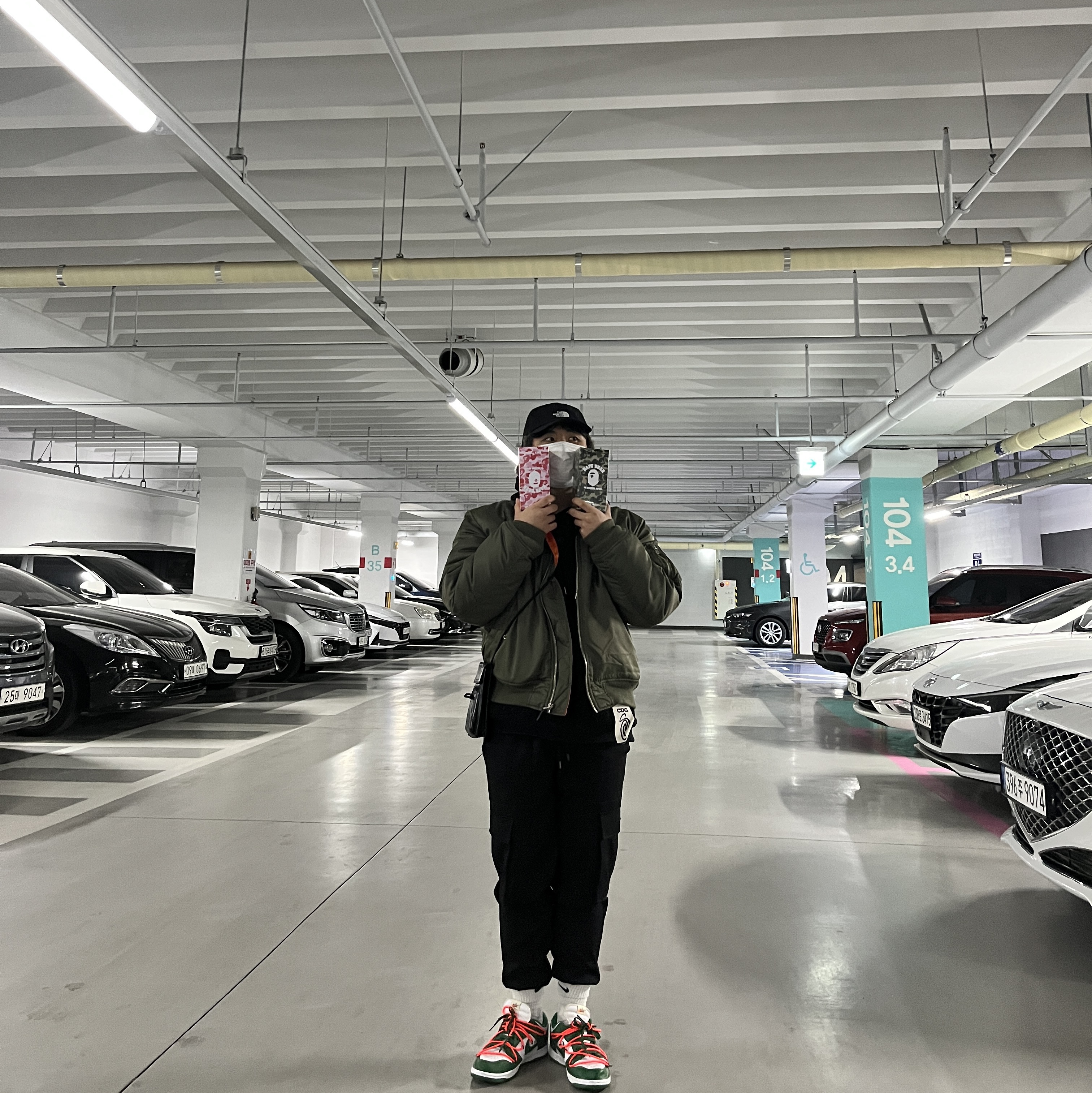 Stussy x CDG MA-1 Jacket Olive, Nike x Off-White Dunk Low Pine Green 착용 스타일