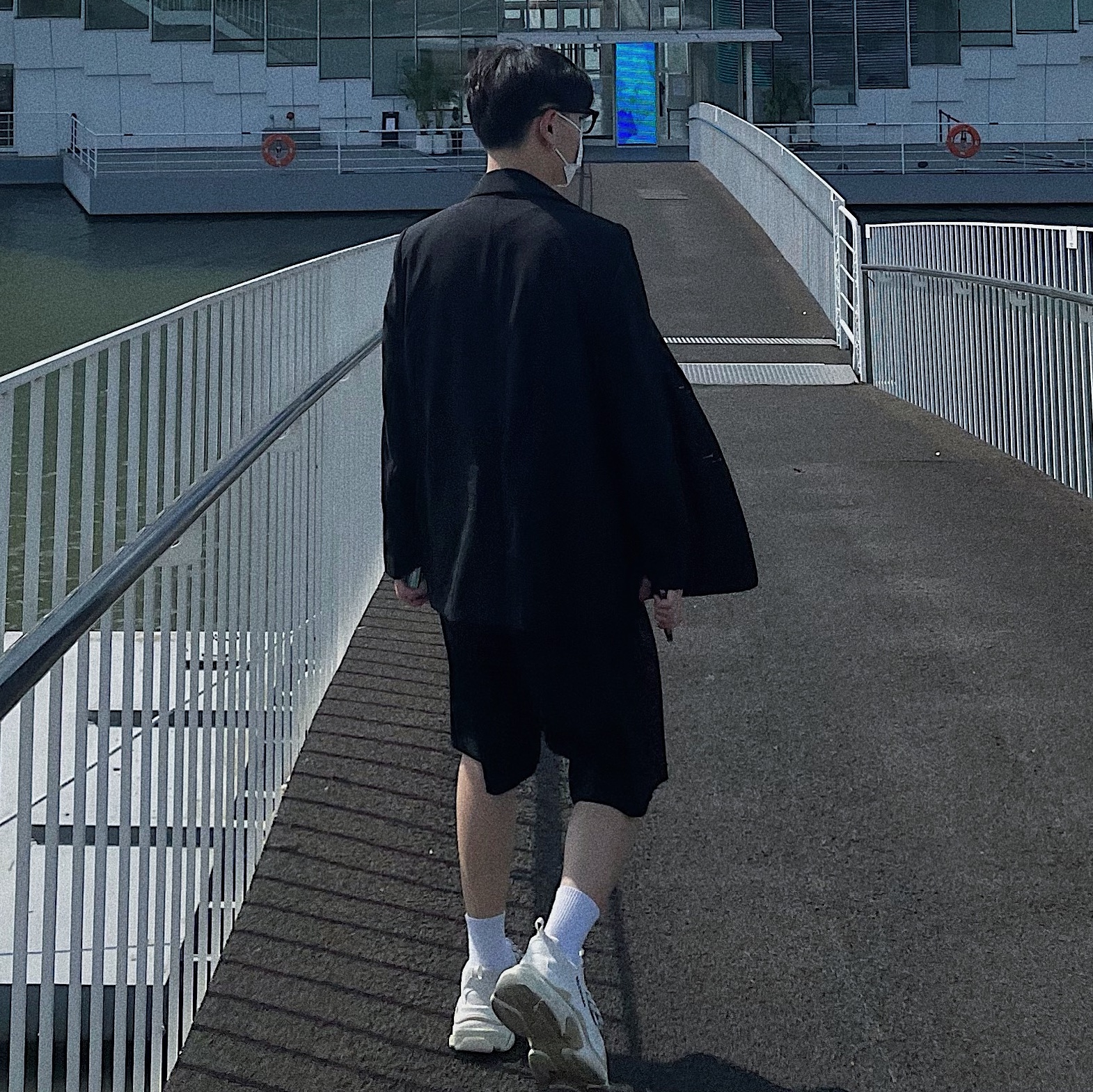 Balenciaga Triple S Sneakers White 2019 착용 스타일