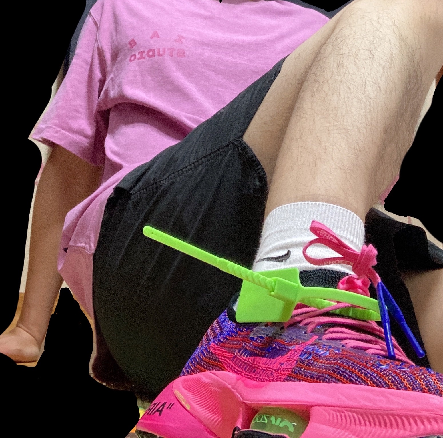 IAB Studio Pigment T-Shirt Magenta, Nike x Off-White Air Zoom Tempo Next% Pink Glow 착용 스타일