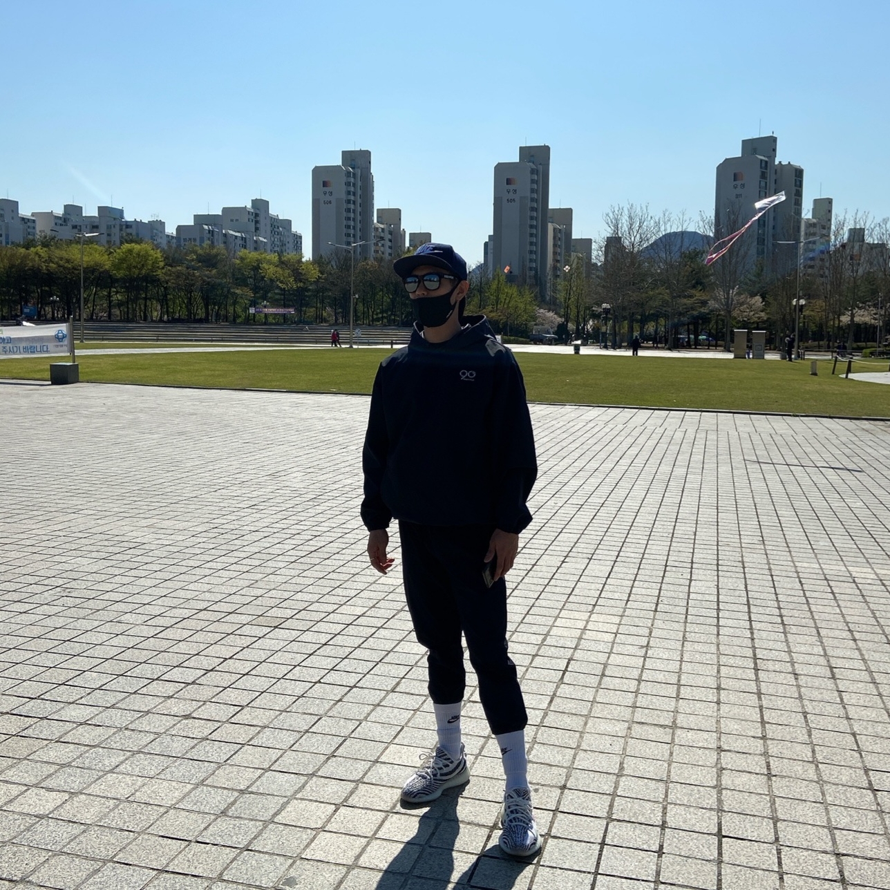 Adidas Yeezy Boost 350 V2 Zebra 2017/2019/2020 착용 스타일