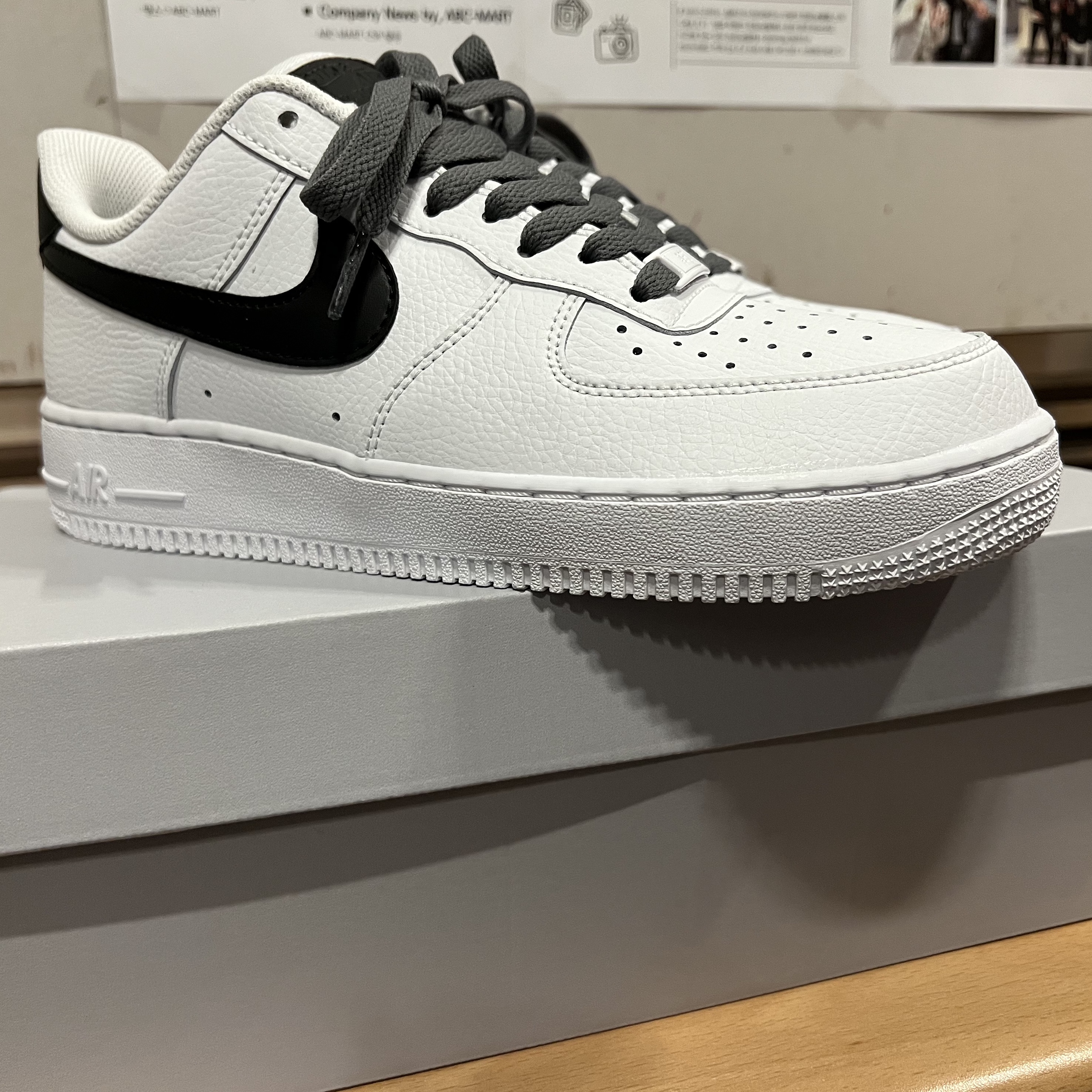 (W) Nike Air Force 1 '07 Low White Black 착용 스타일
