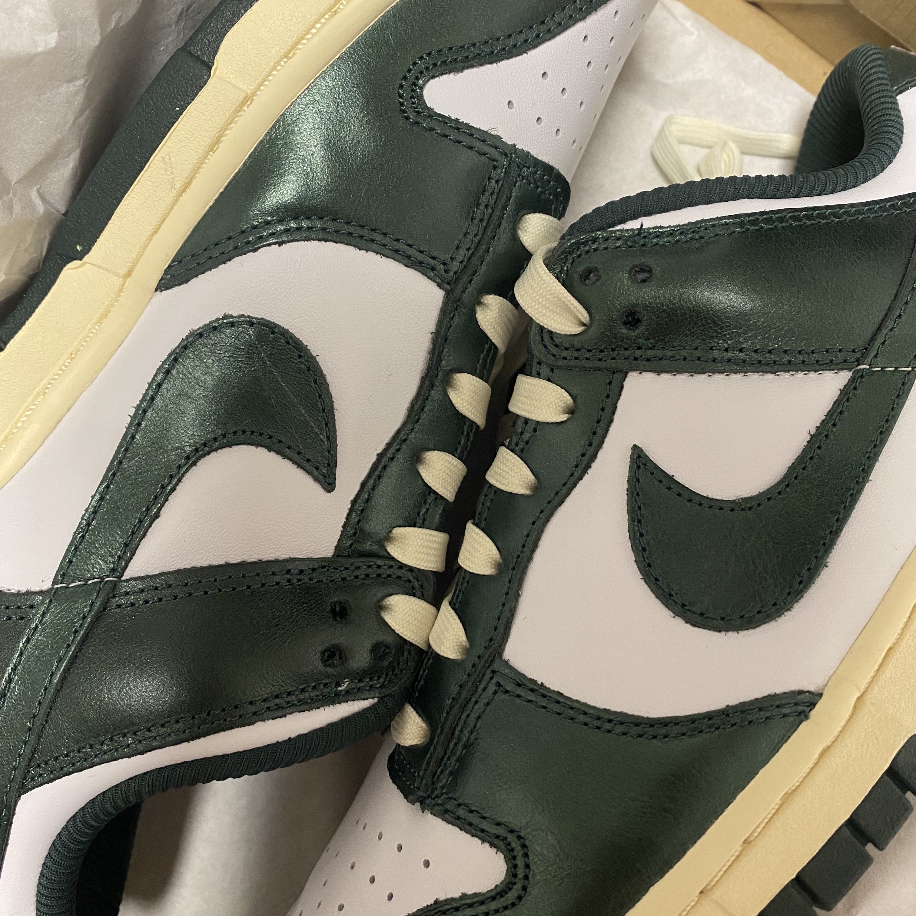 (W) Nike Dunk Low Vintage Green 착용 스타일