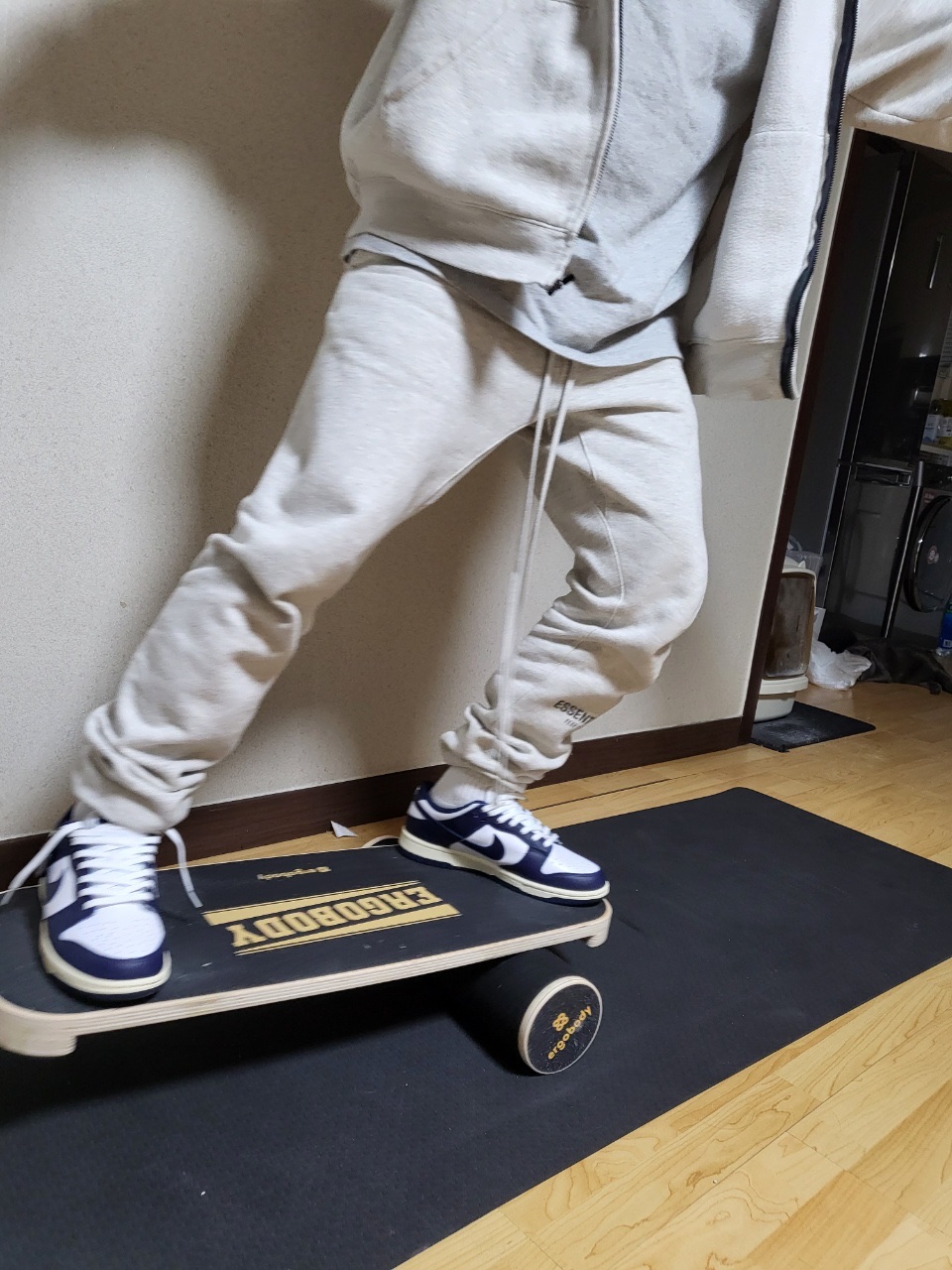 Essentials Sweatpants Oatmeal/Oatmeal Heather/Light Heather Oatmeal 2020, Essentials 3D Silicon Applique Full Zip Up Hoodie Oatmeal Heather - 20SS 착용 스타일