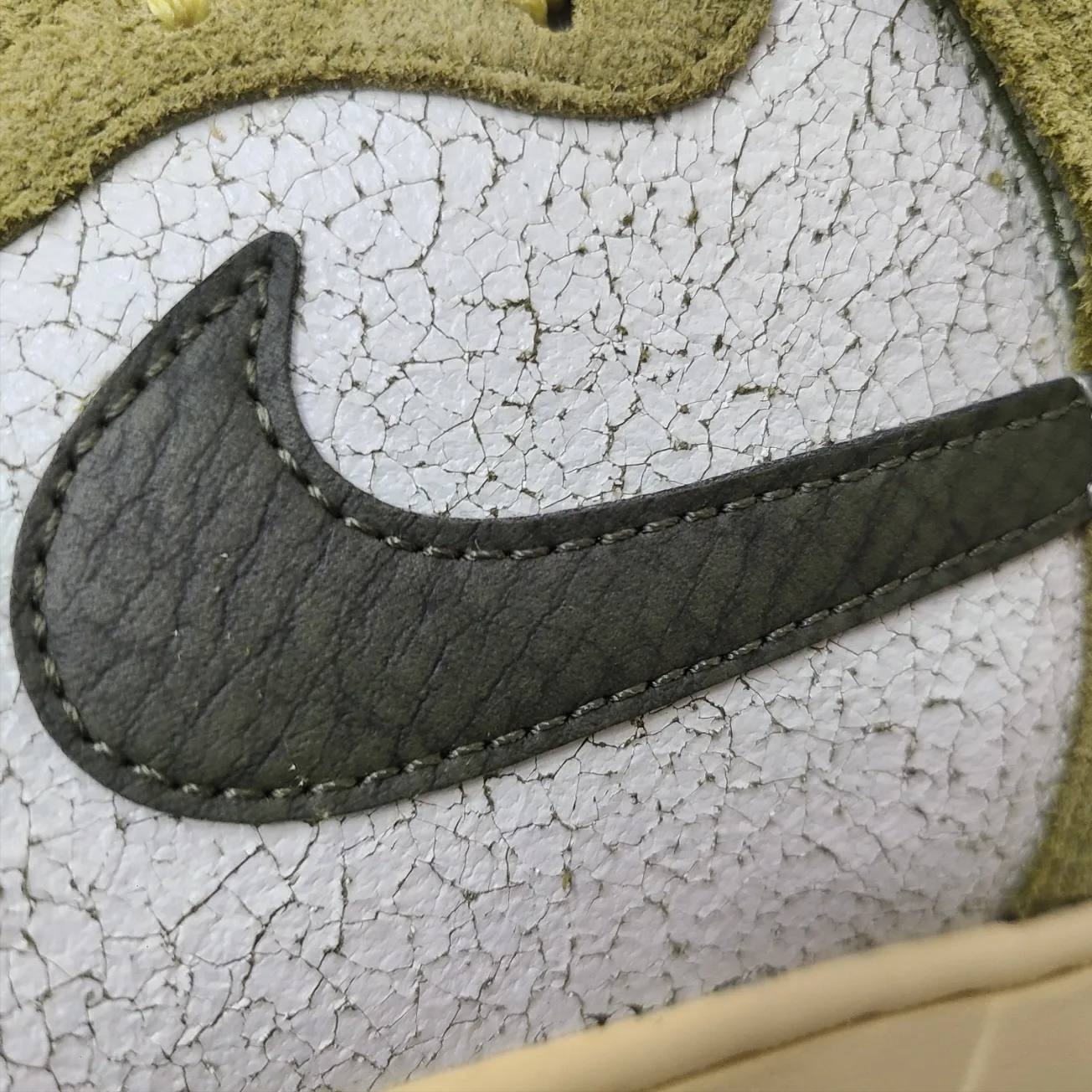 Nike Dunk High Re-Raw Coriander 착용 스타일 - 3
