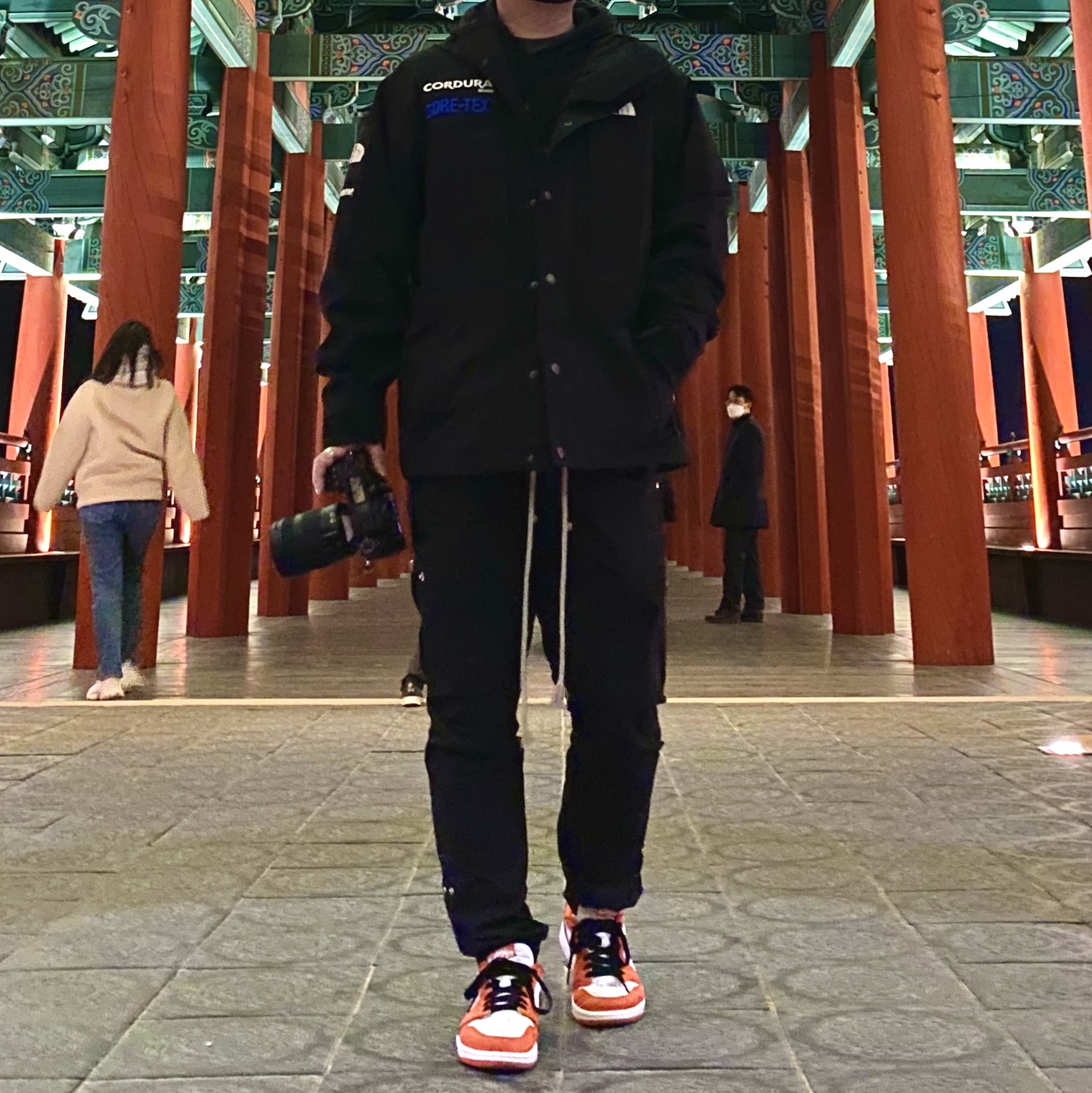 Supreme x The North Face Expedition Jacket Black - 18FW, Jordan 1 Low OG Starfish 착용 스타일