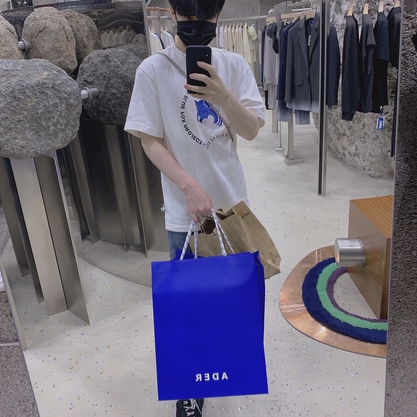 Balenciaga Triple S Sneakers Black 2020, Maison Kitsune x Ader Error Triple Fox Head Logo T-Shirt Off White 착용 스타일