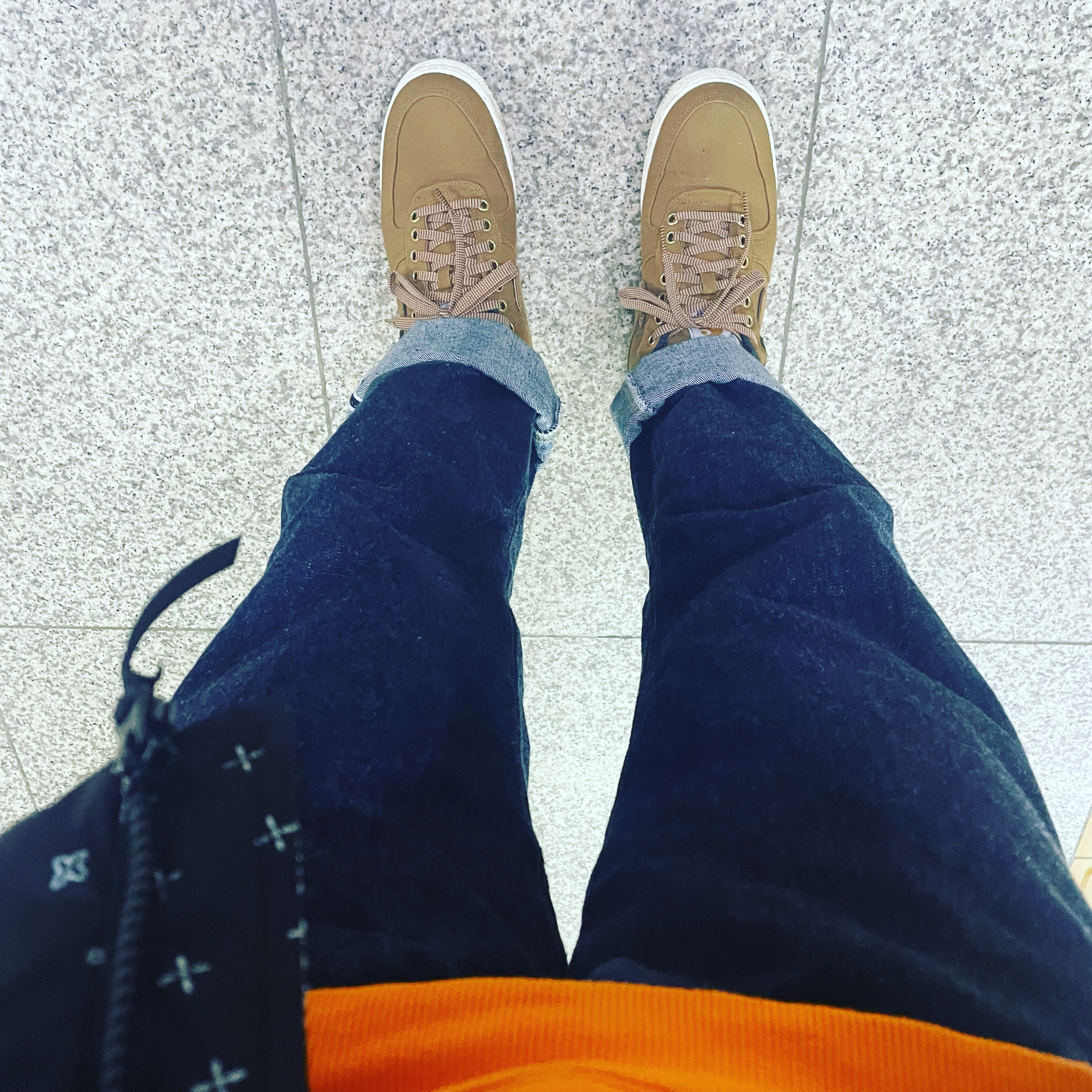 The North Face Novelty Lofty Down Jacket Real Black, Nike x Carhartt WIP Air Force 1 Low Ale Brown 착용 스타일