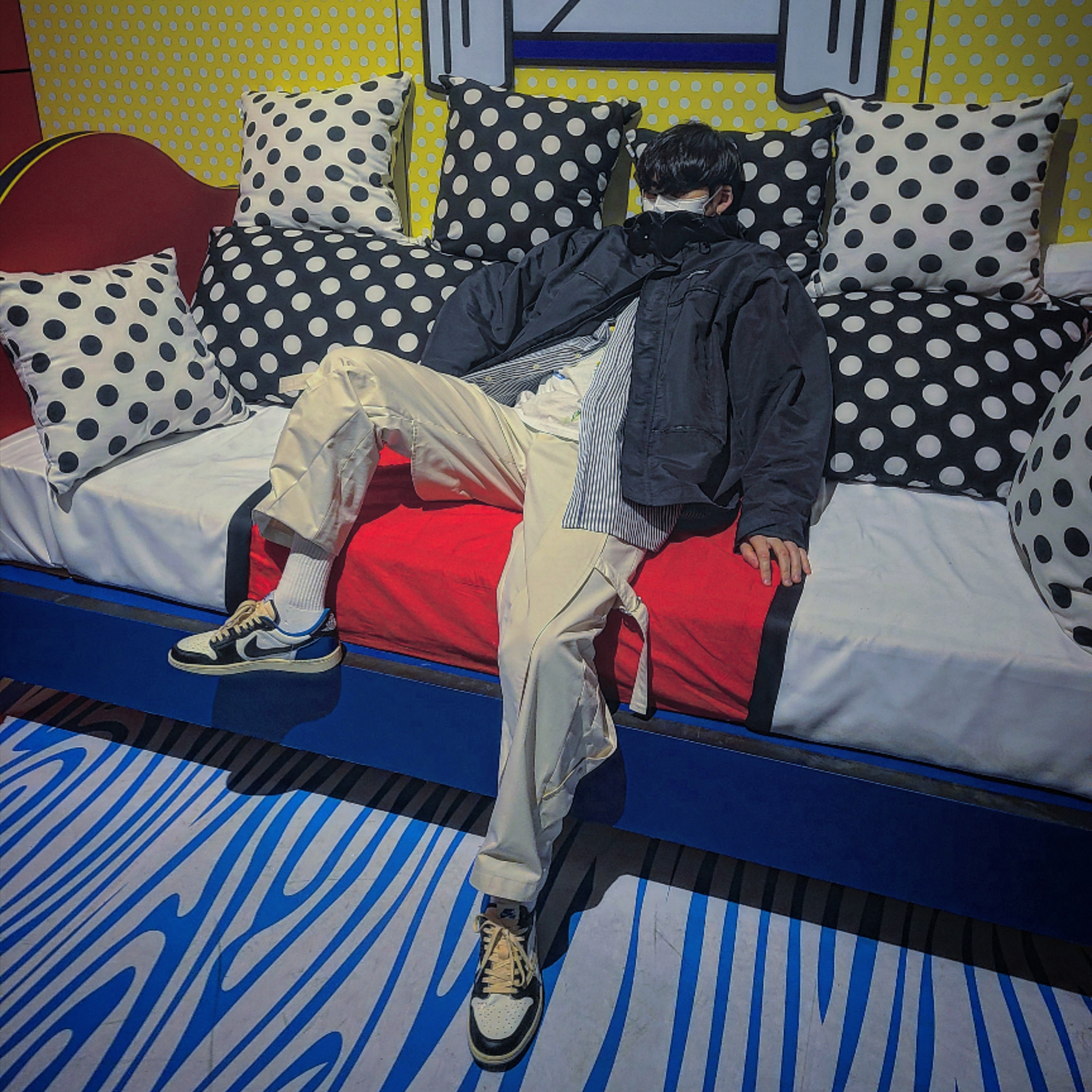 Jordan 1 x Travis Scott x Fragment Retro Low OG SP Military Blue 착용 스타일