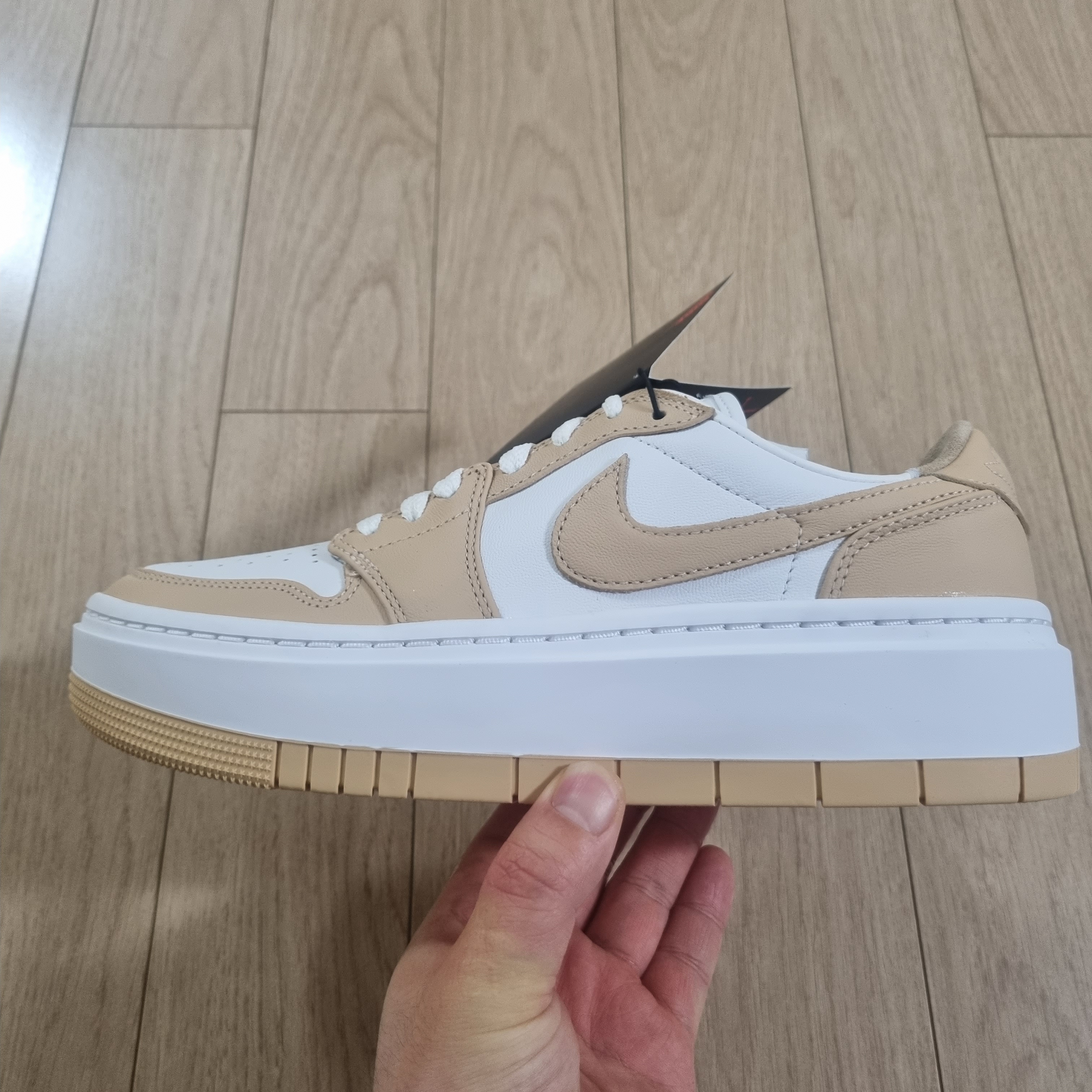 (W) Jordan 1 Elevate Low White Onyx 착용 스타일 - 2