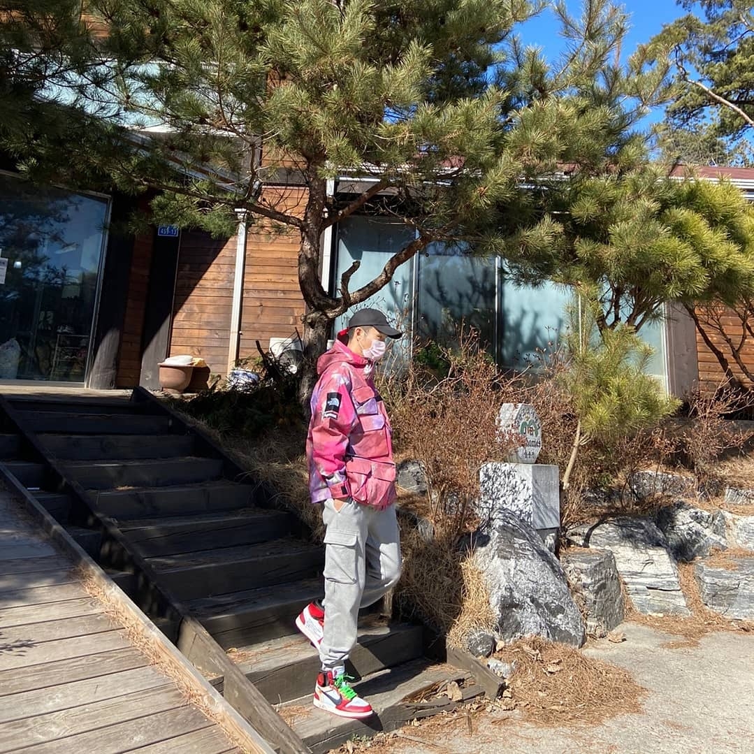 Supreme x The North Face Cargo Jacket Multi-Color - 20SS, Jordan 1 x Off-White Retro High Chicago The Ten 착용 스타일 - 3
