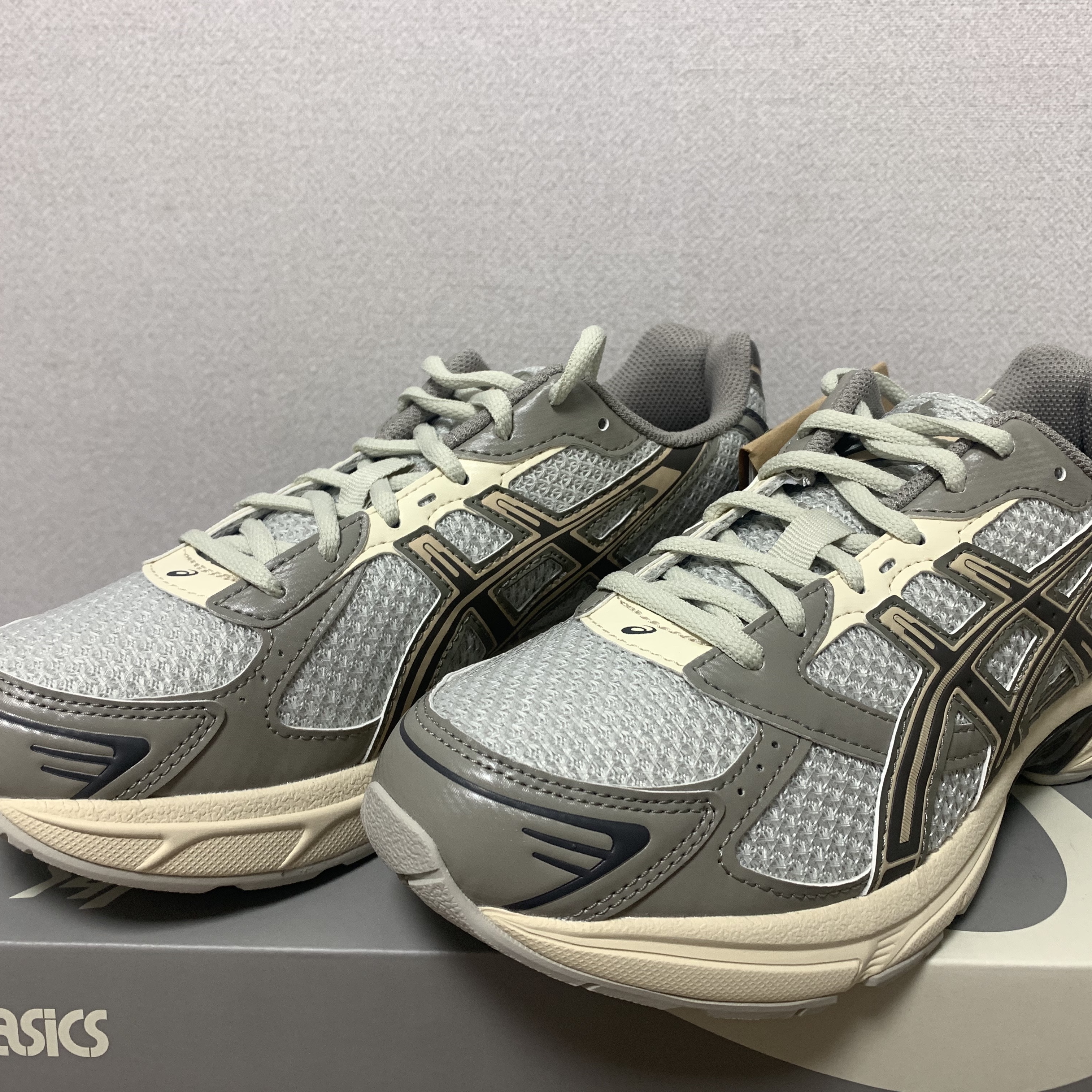 Asics x I4P Gel-1130 Glacier Grey Mink 착용 스타일 - 1