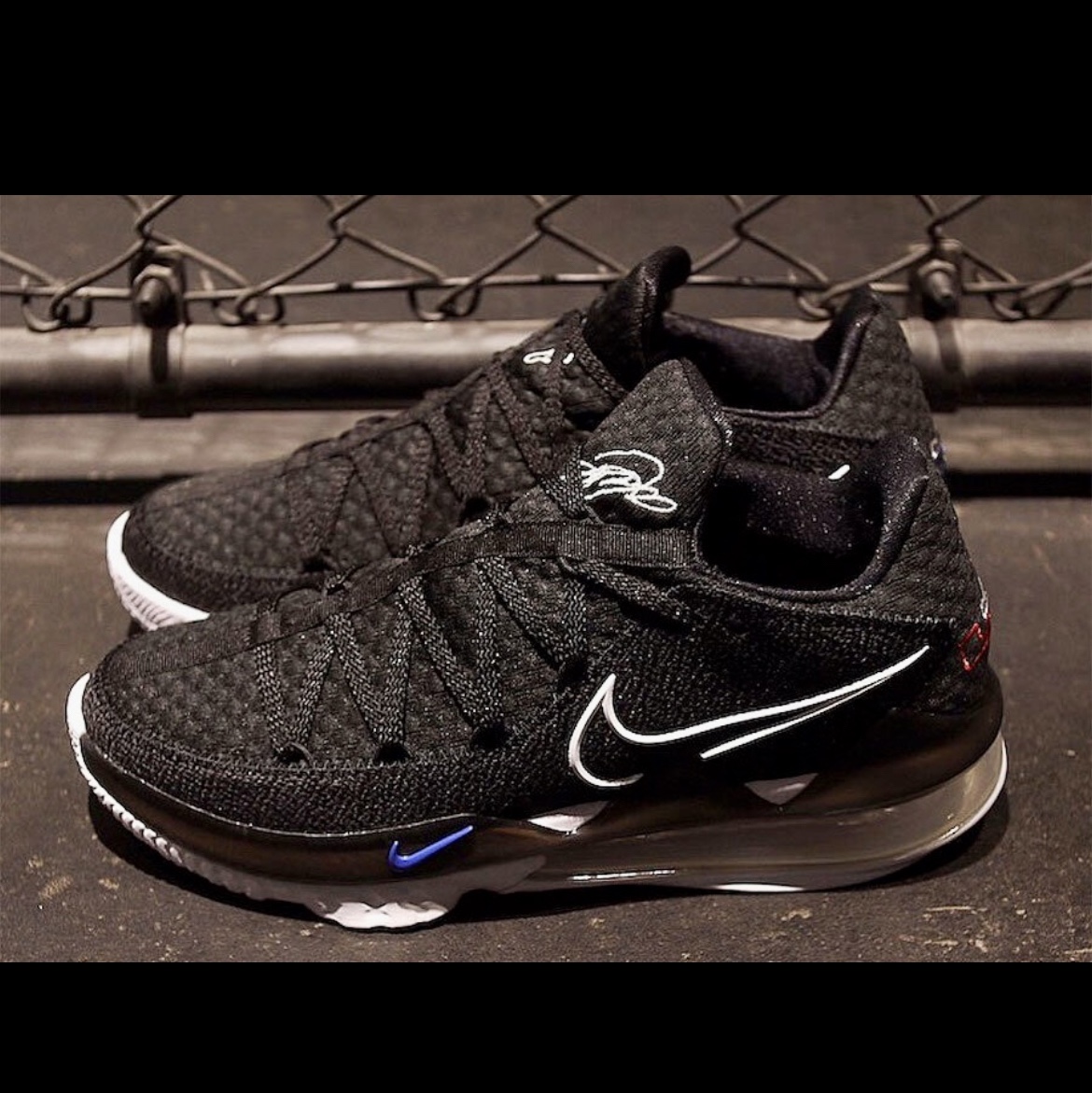 Nike LeBron 17 Low Black White Multi-Color 착용 스타일