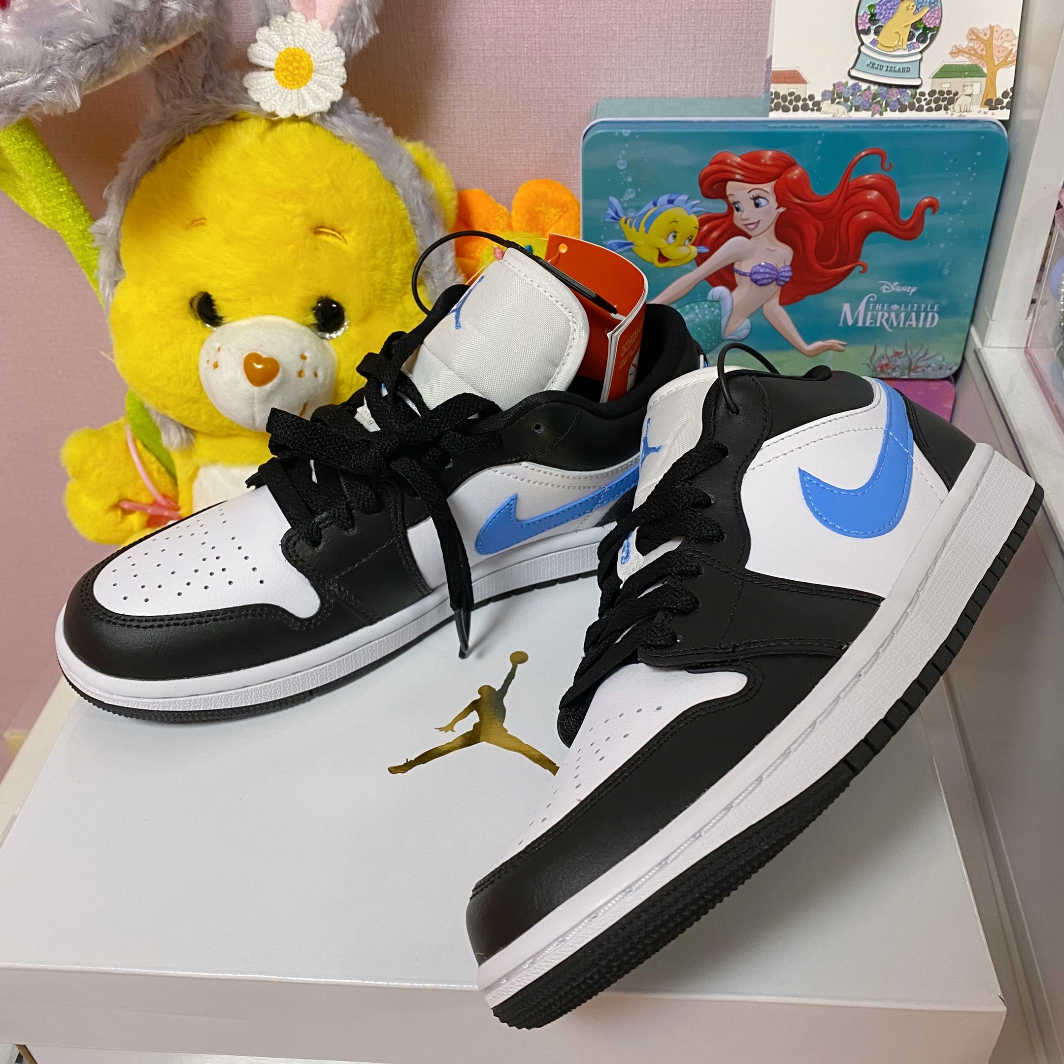 (W) Jordan 1 Low Black University Blue 착용 스타일 - 1
