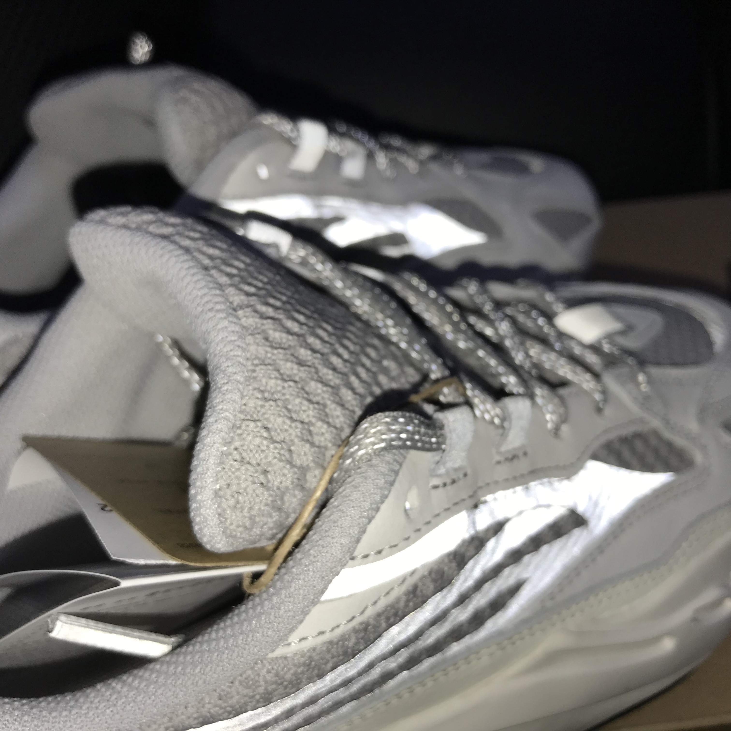 Adidas Yeezy Boost 700 V2 Static 2022 착용 스타일 - 1