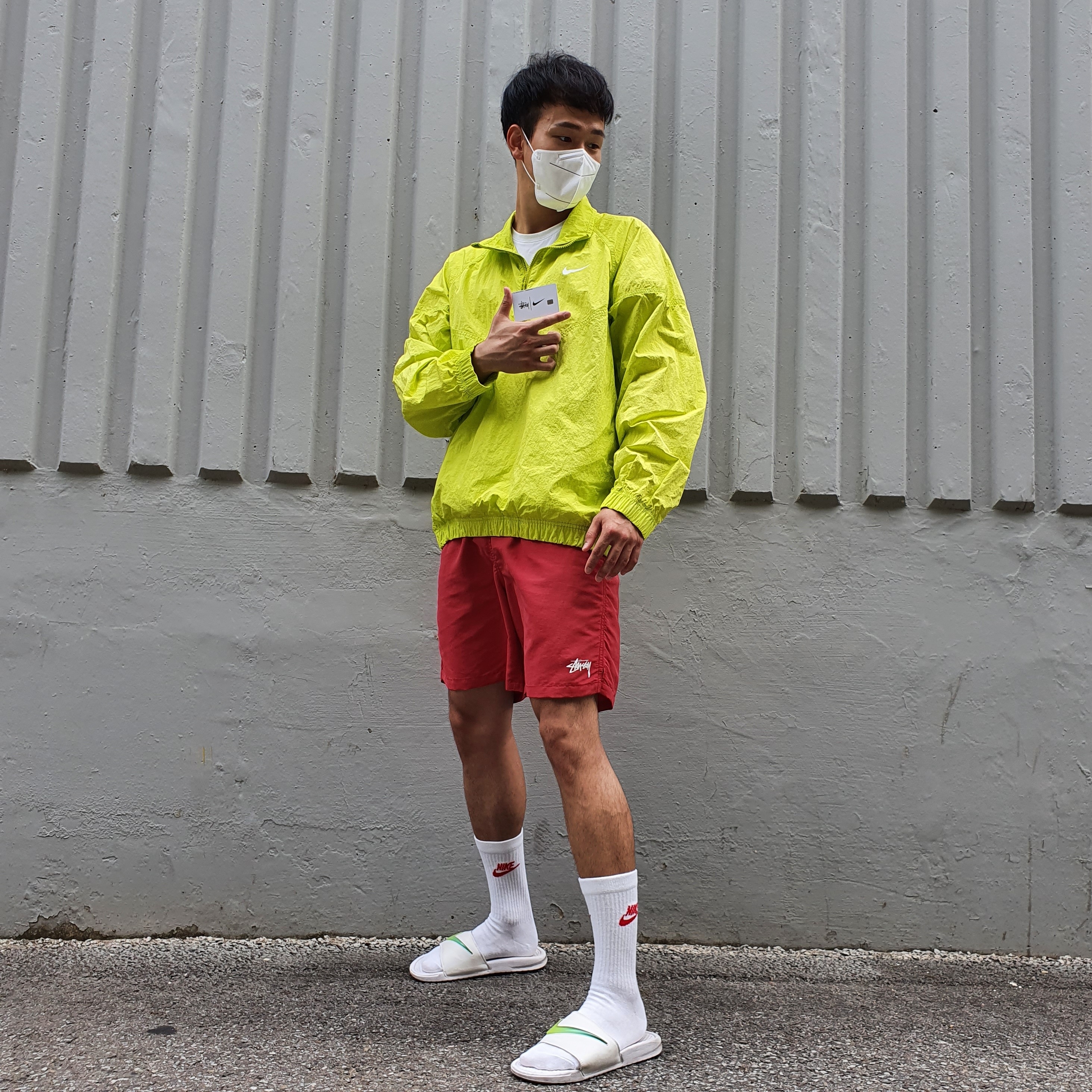Nike x Stussy Windrunner Jacket Bright Cactus, Stussy Stock Water Shorts Bright Red 착용 스타일