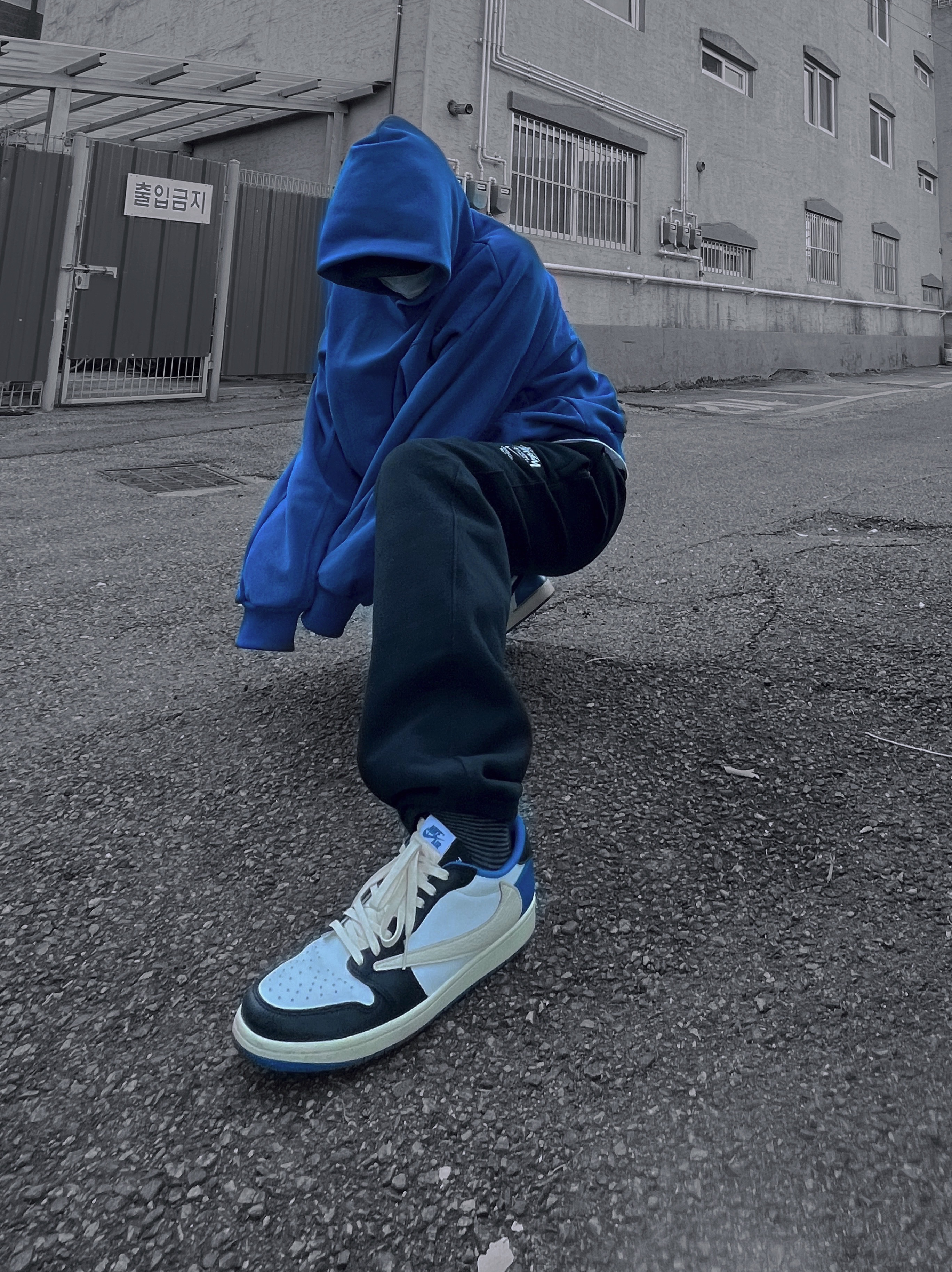 Jordan 1 x Travis Scott x Fragment Retro Low OG SP Military Blue, Nike x Stussy NRG ZR Fleece Pants Black - US/EU 착용 스타일