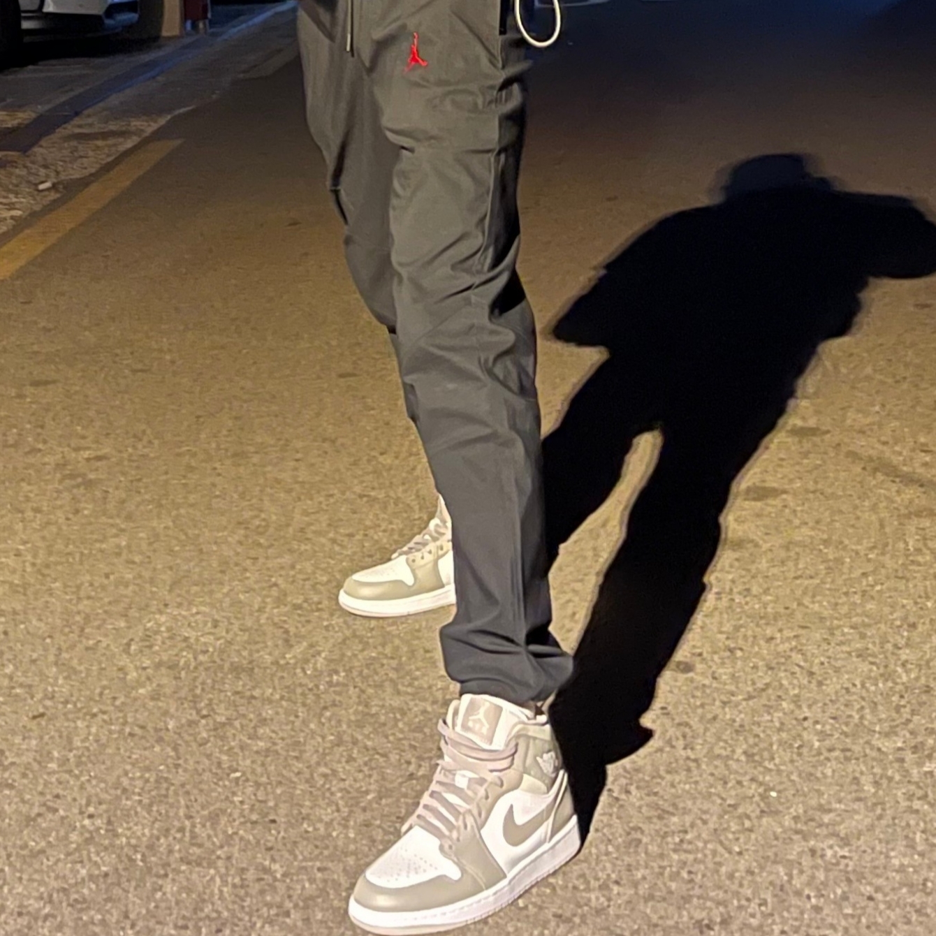 Jordan 1 Mid College Grey 착용 스타일