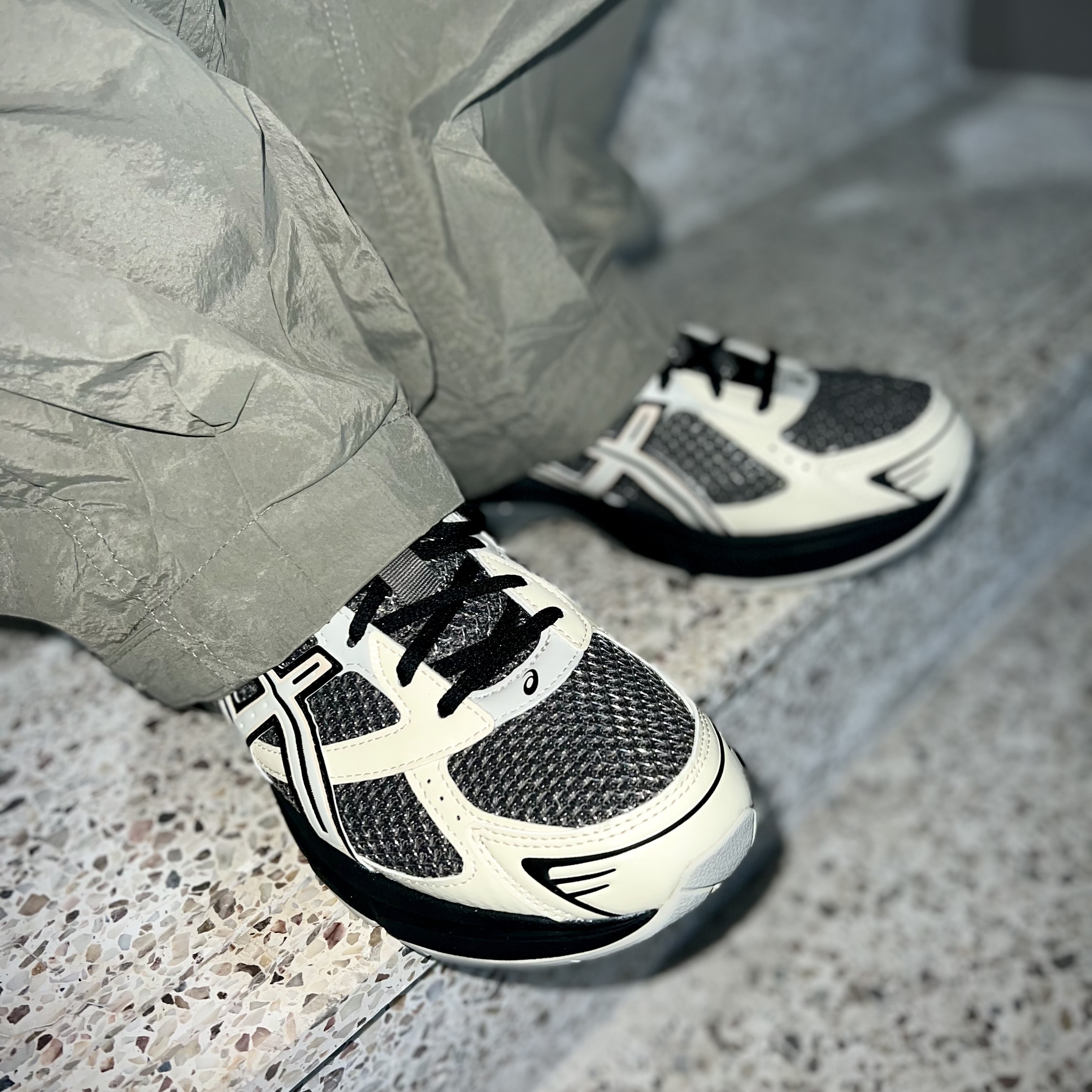 Asics x I4P Gel-1130 Mink Glacier Grey 착용 스타일 - 2