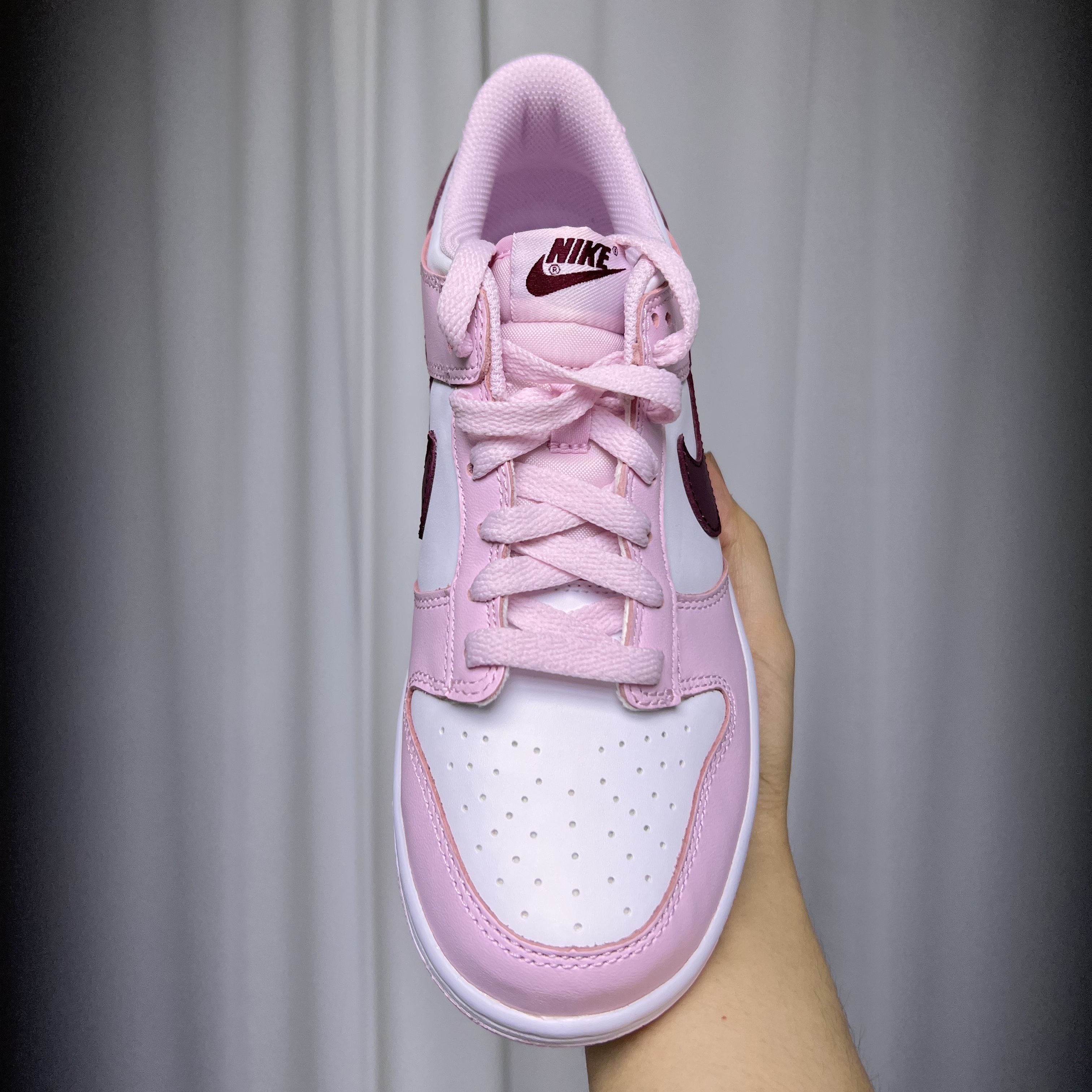 (GS) Nike Dunk Low Pink Foam 착용 스타일 - 4