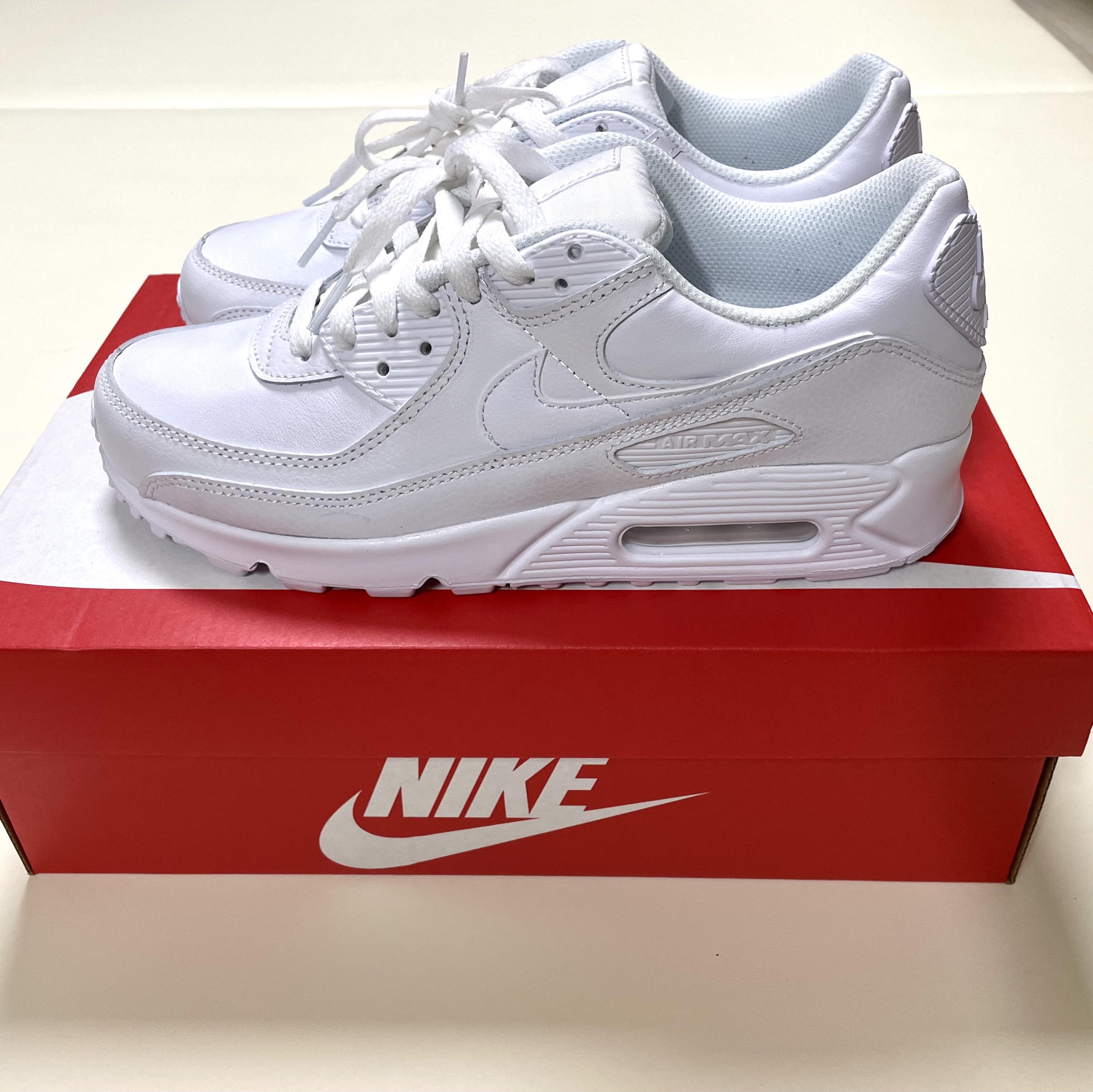 Nike Air Max 90 Triple White 착용 스타일