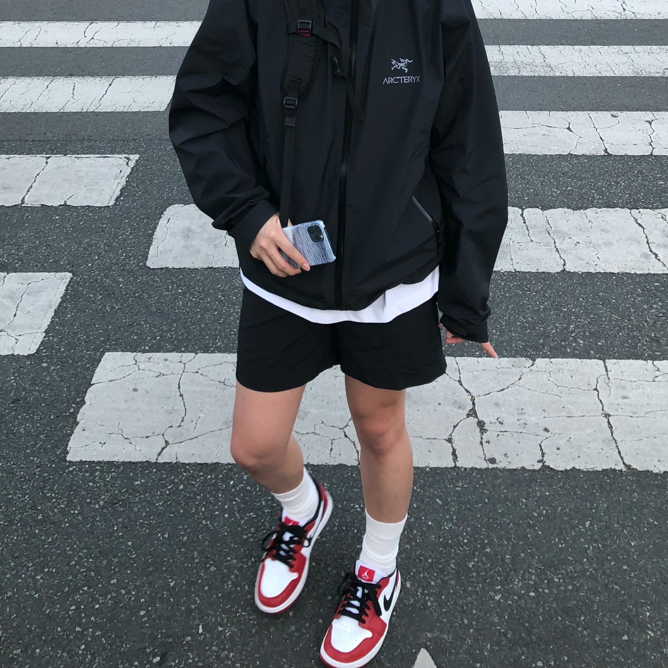 Jordan 1 Low Golf Chicago, Arc'teryx Zeta SL Jacket Black 착용 스타일 - 4