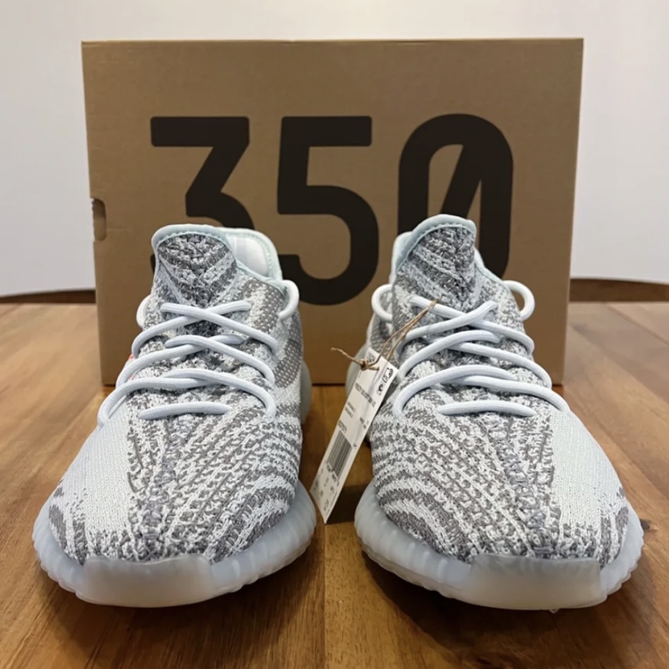 Adidas Yeezy Boost 350 V2 Blue Tint 2017 착용 스타일 - 2