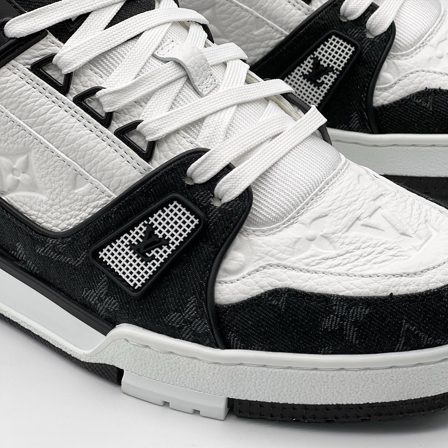 Louis Vuitton LV Trainer Sneakers Monogram Denim Black 착용 스타일 - 4