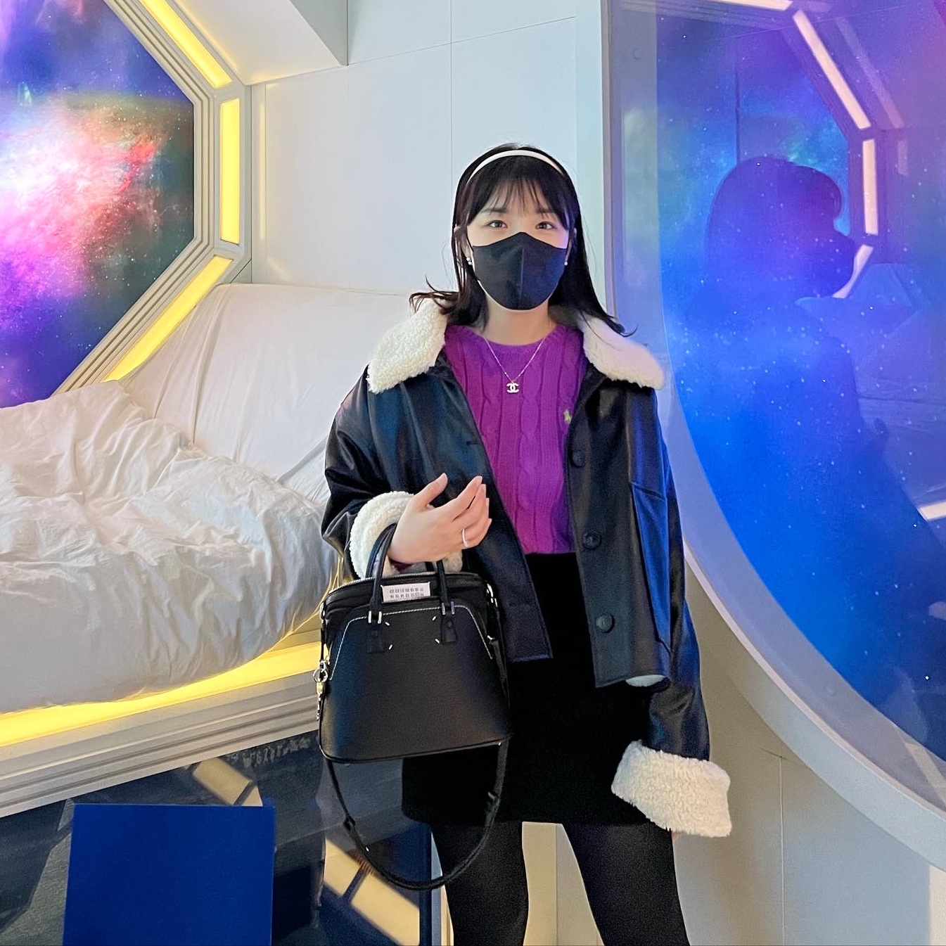Maison Margiela 5AC Micro Bag Black 착용 스타일 - 1