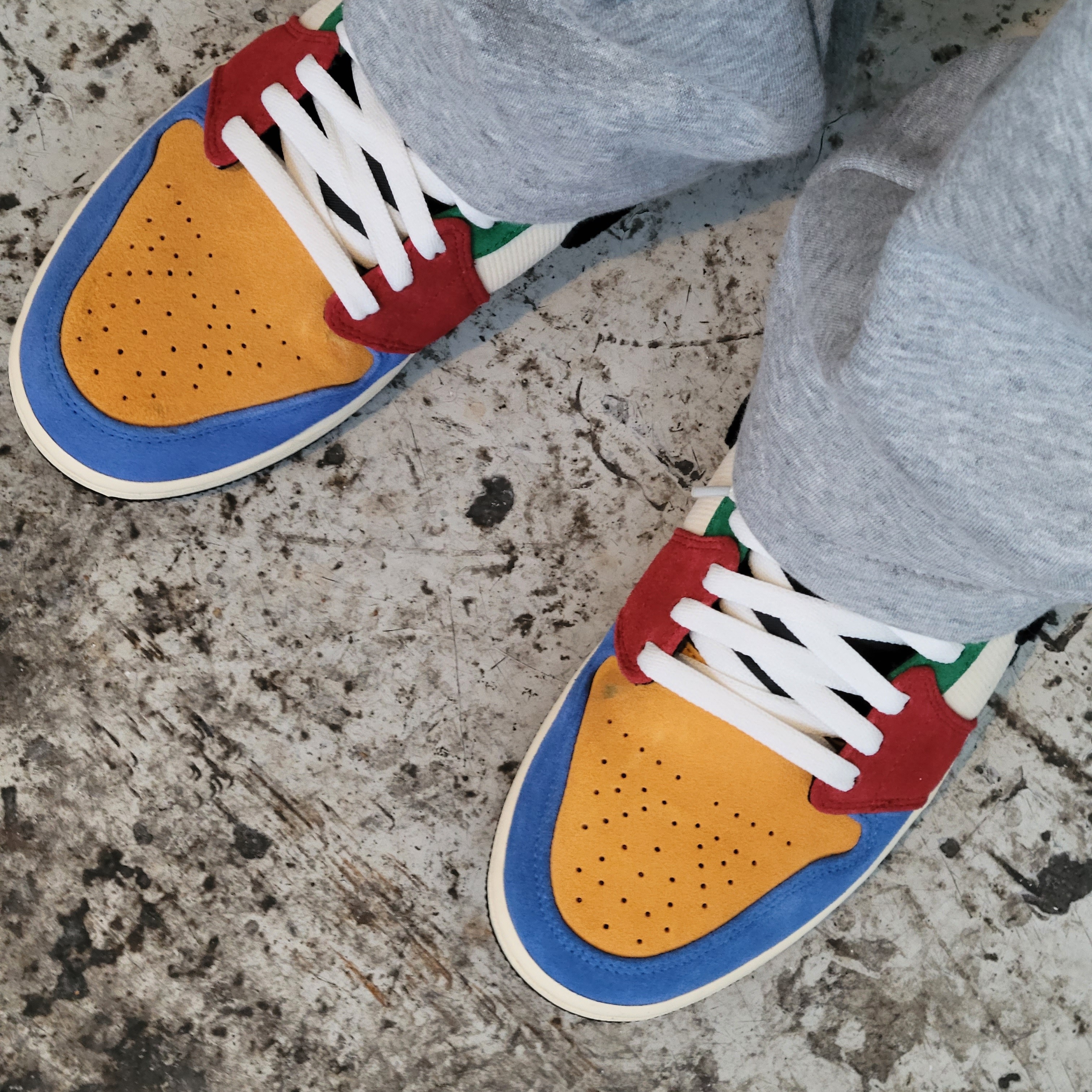 Jordan 1 x Blue The Great Mid SE Fearless 착용 스타일 - 1