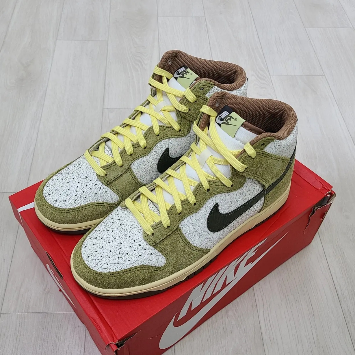 Nike Dunk High Re-Raw Coriander 착용 스타일 - 2