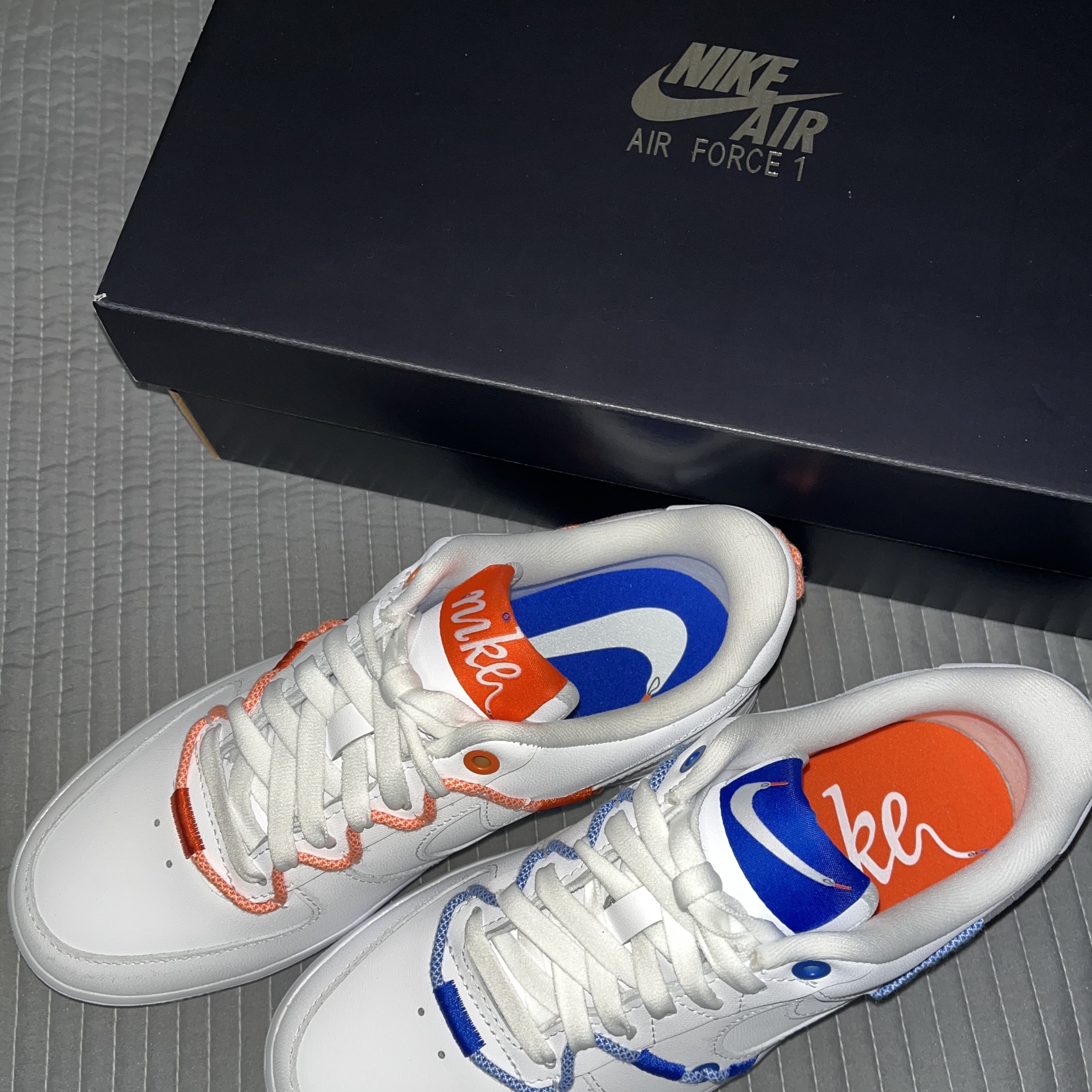 (W) Nike Air Force 1 '07 LX White Safety Orange 착용 스타일