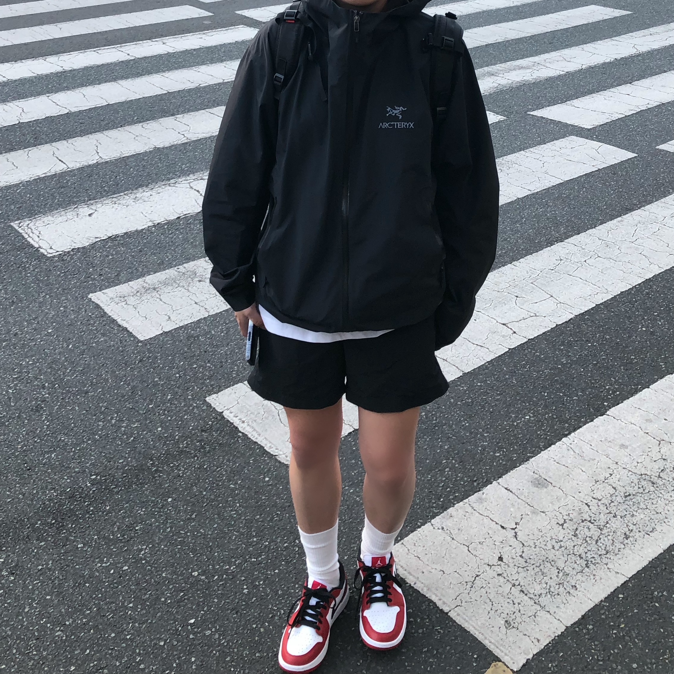 Jordan 1 Low Golf Chicago, Arc'teryx Zeta SL Jacket Black 착용 스타일 - 3