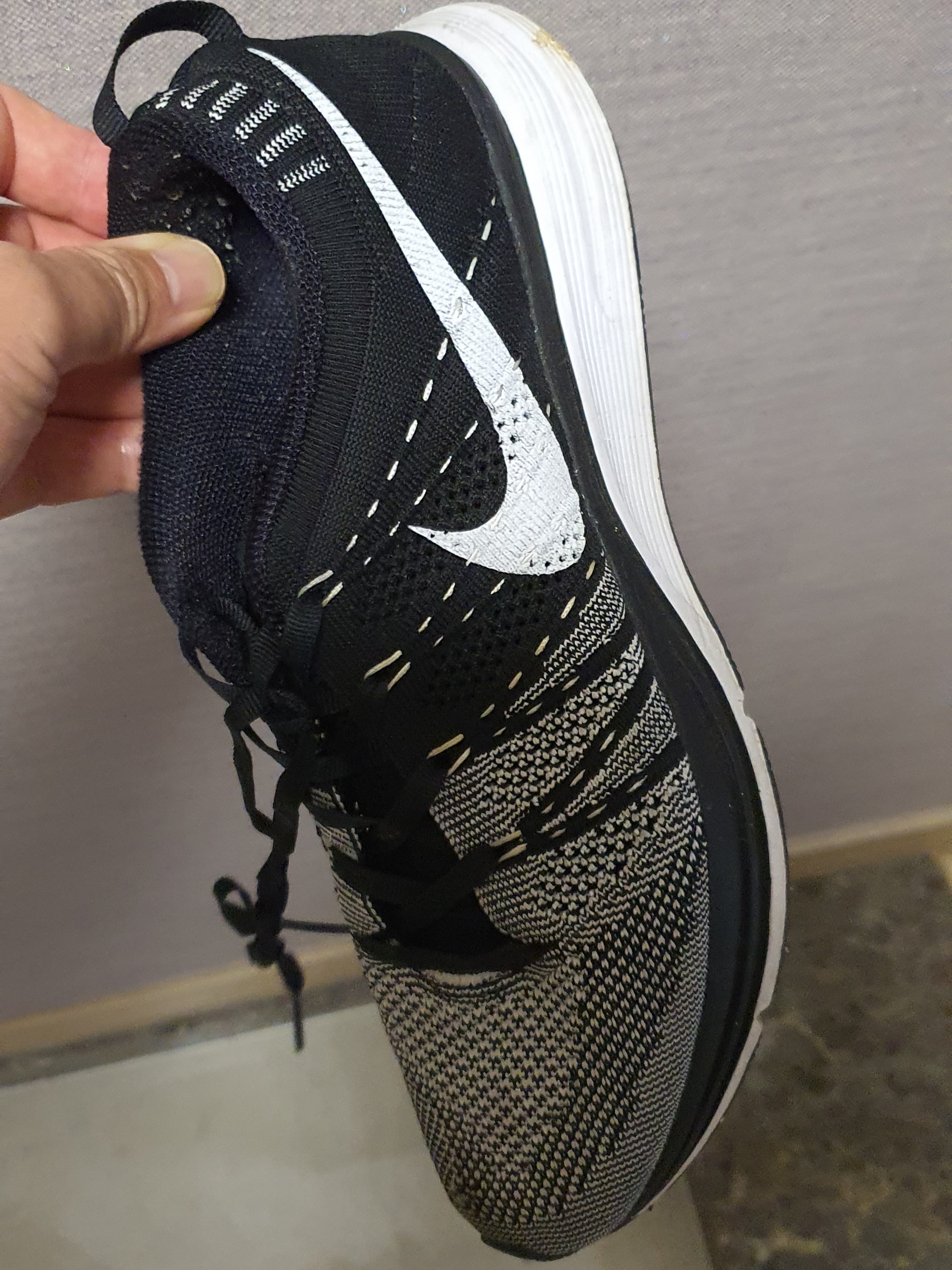 Nike Flyknit Trainer Oreo 착용 스타일