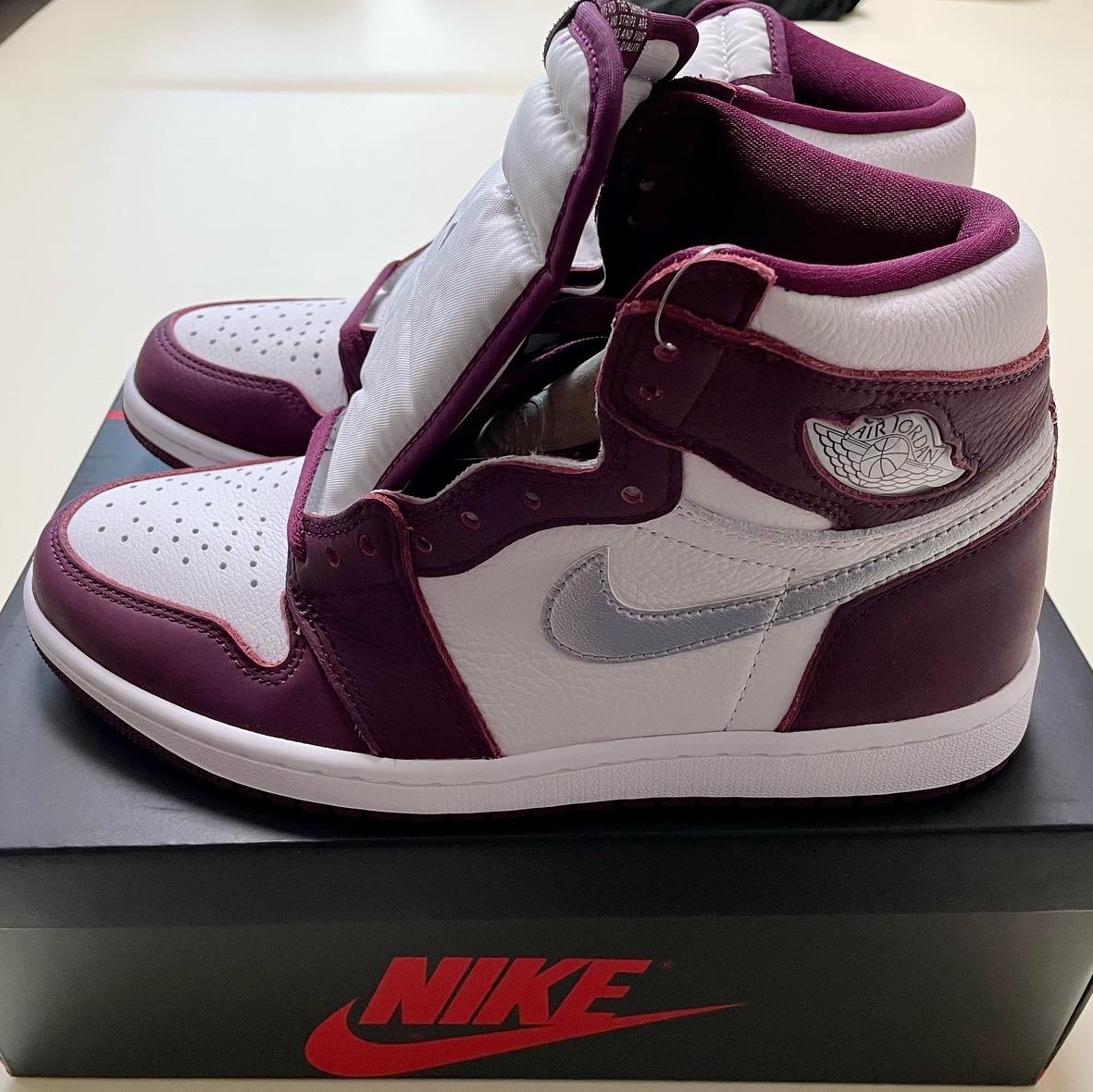 Jordan 1 Retro High OG Bordeaux 착용 스타일