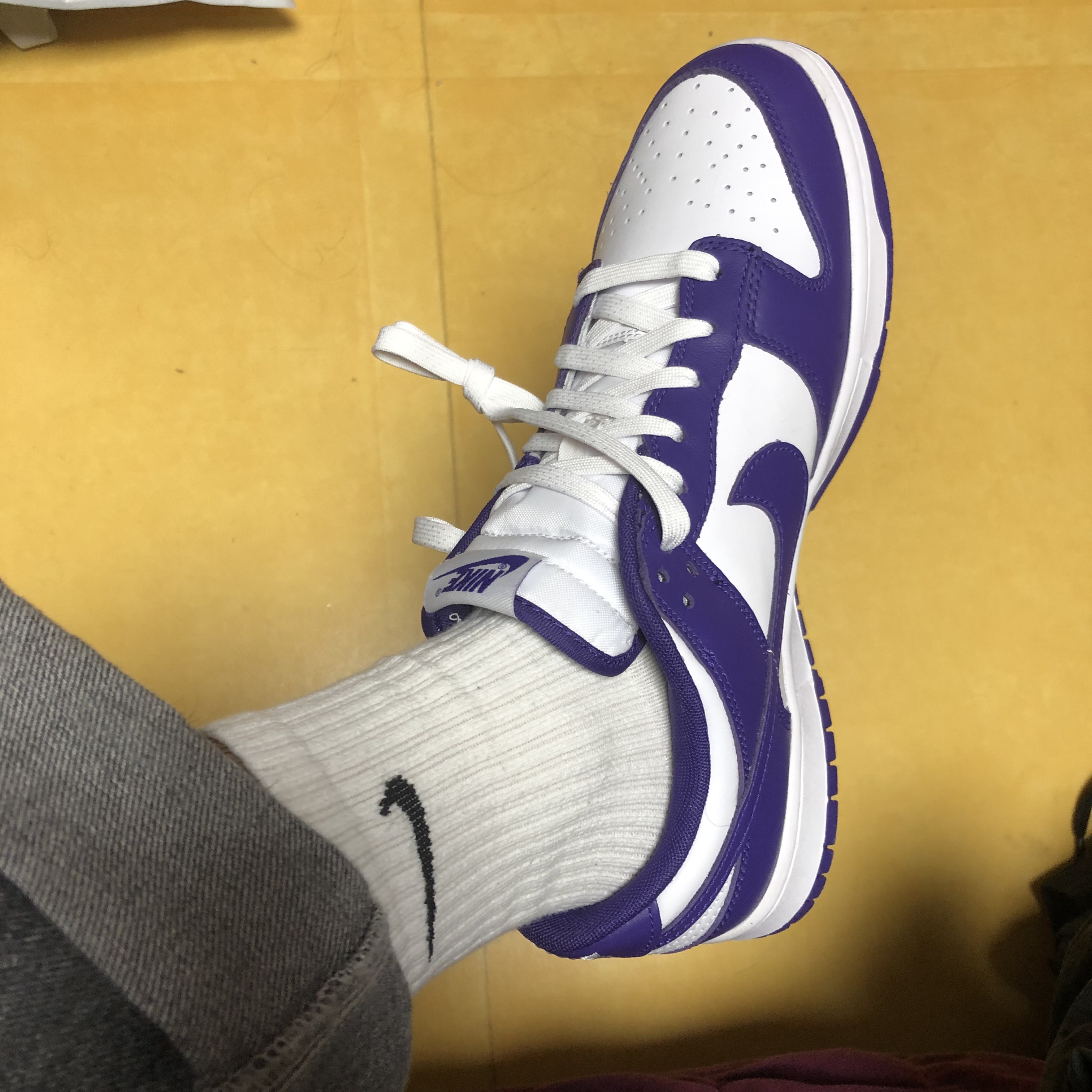 Nike Dunk Low Retro Championship Court Purple 착용 스타일 - 2