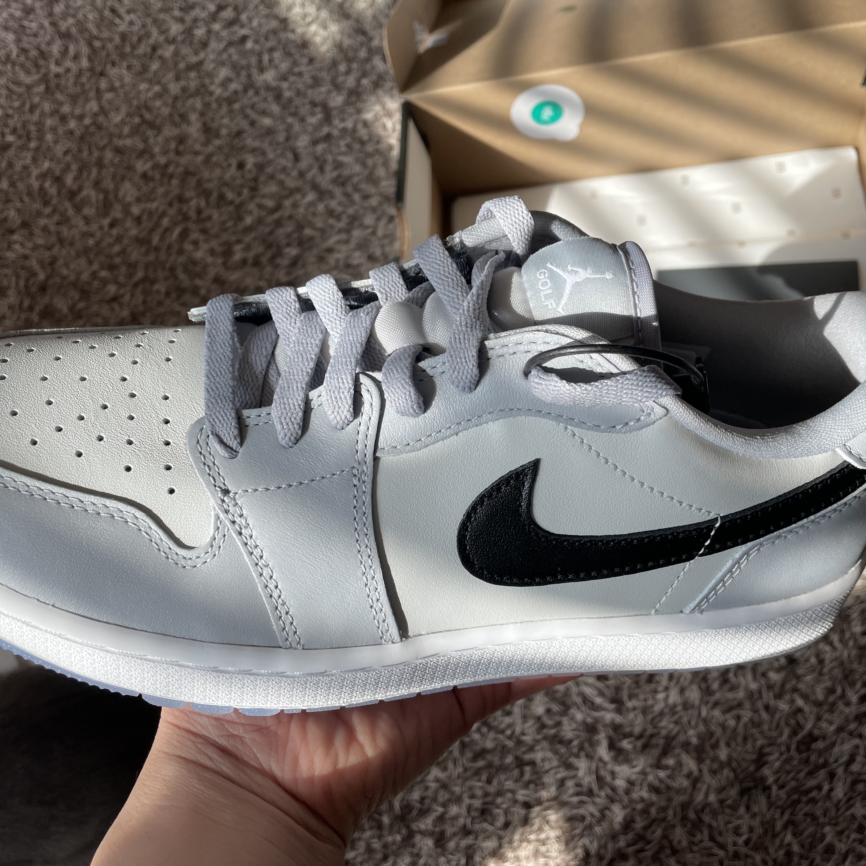 Jordan 1 Low Golf Wolf Grey 착용 스타일 - 3