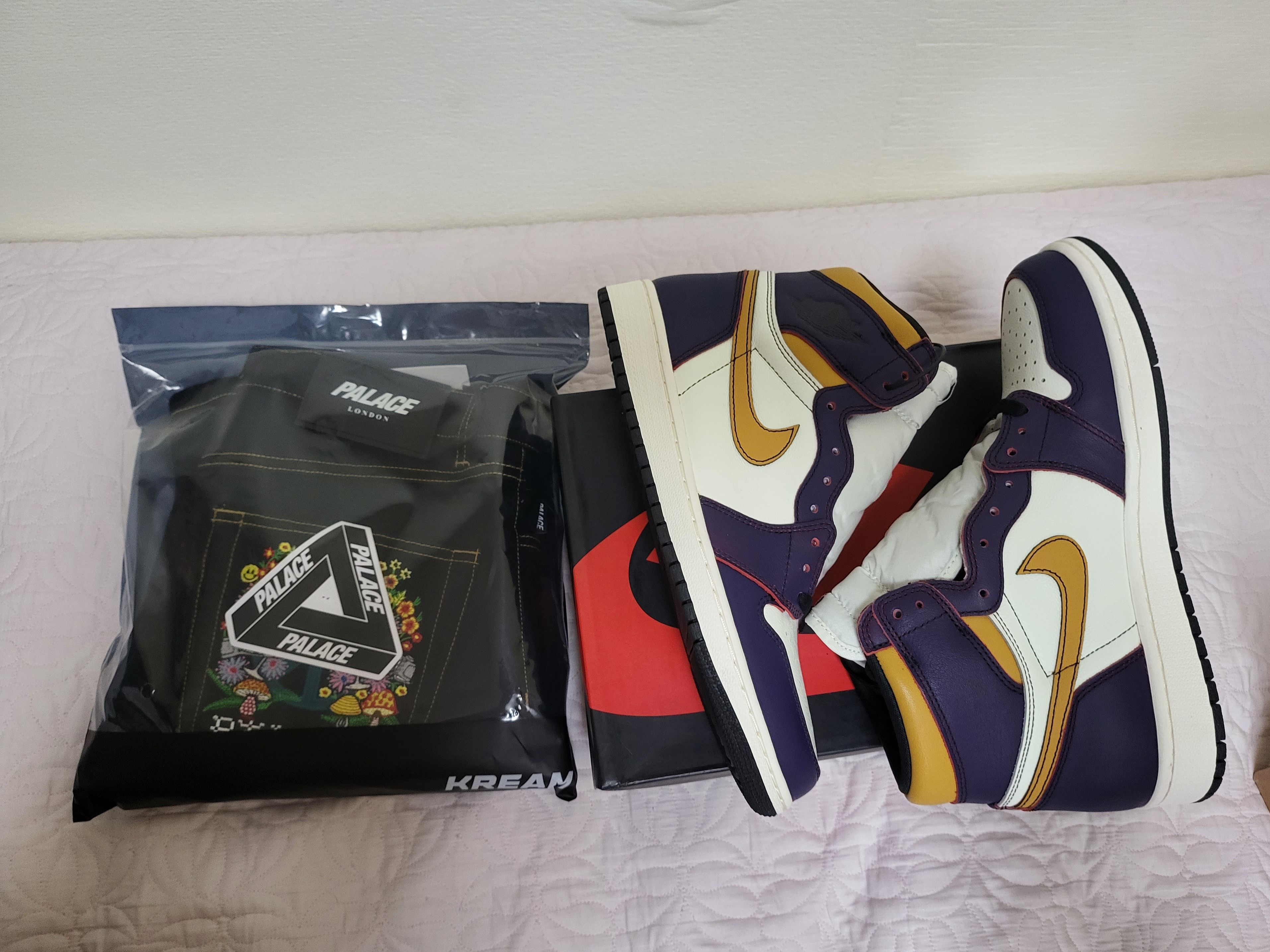 Palace Hippy Salute Denim Shorts Black - 21SS, Jordan 1 Retro High OG Defiant SB LA to Chicago 착용 스타일