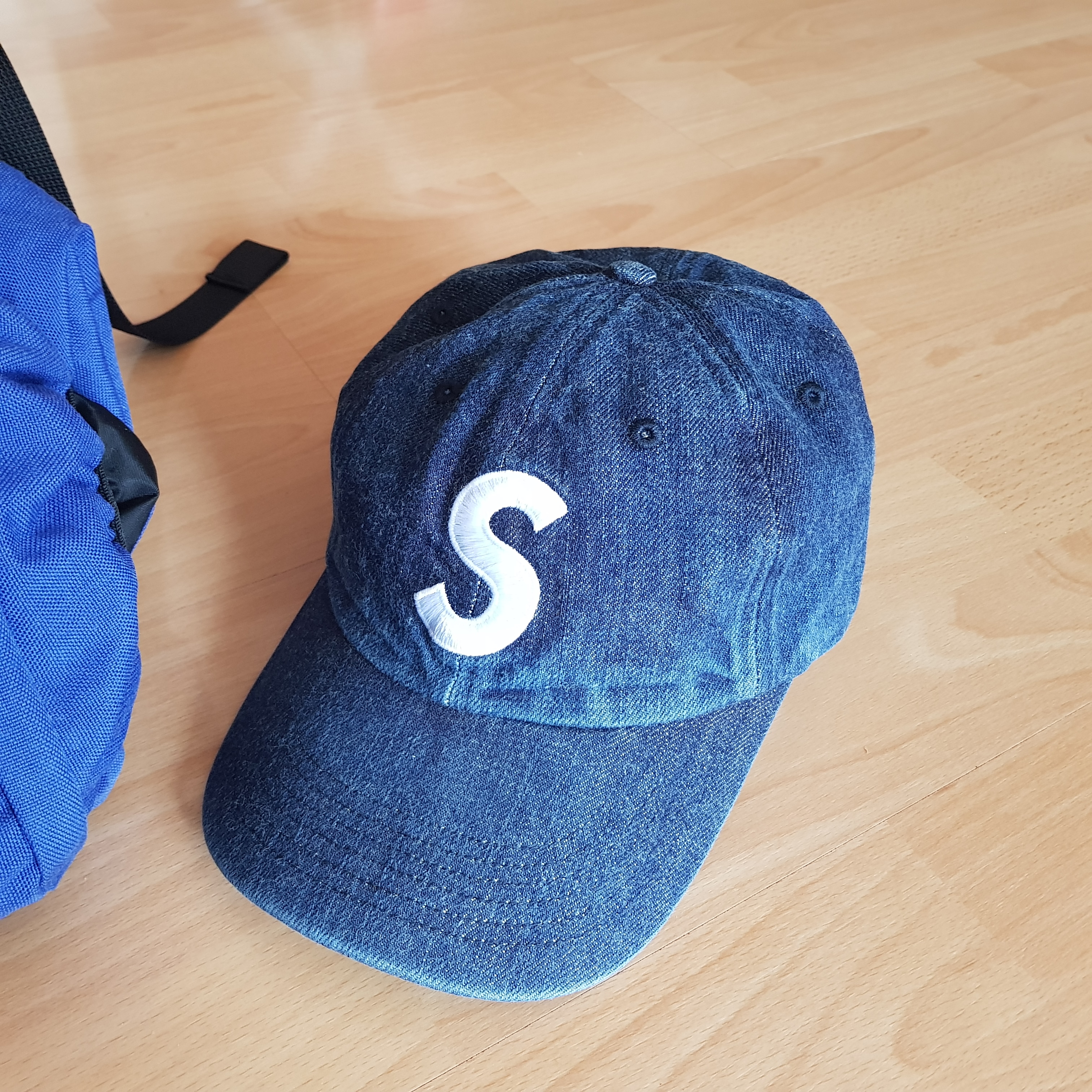 Supreme Kevlar Denim S Logo 6-Panel Indigo - 22SS 착용 스타일 - 2
