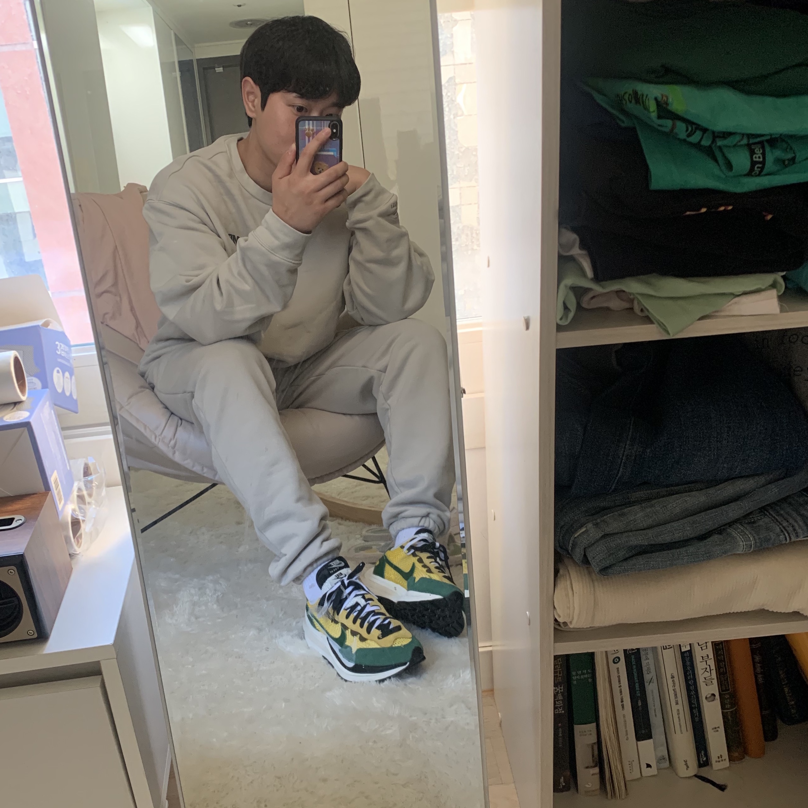 Nike x Sacai VaporWaffle Tour Yellow & Gorge Green Sail 착용 스타일