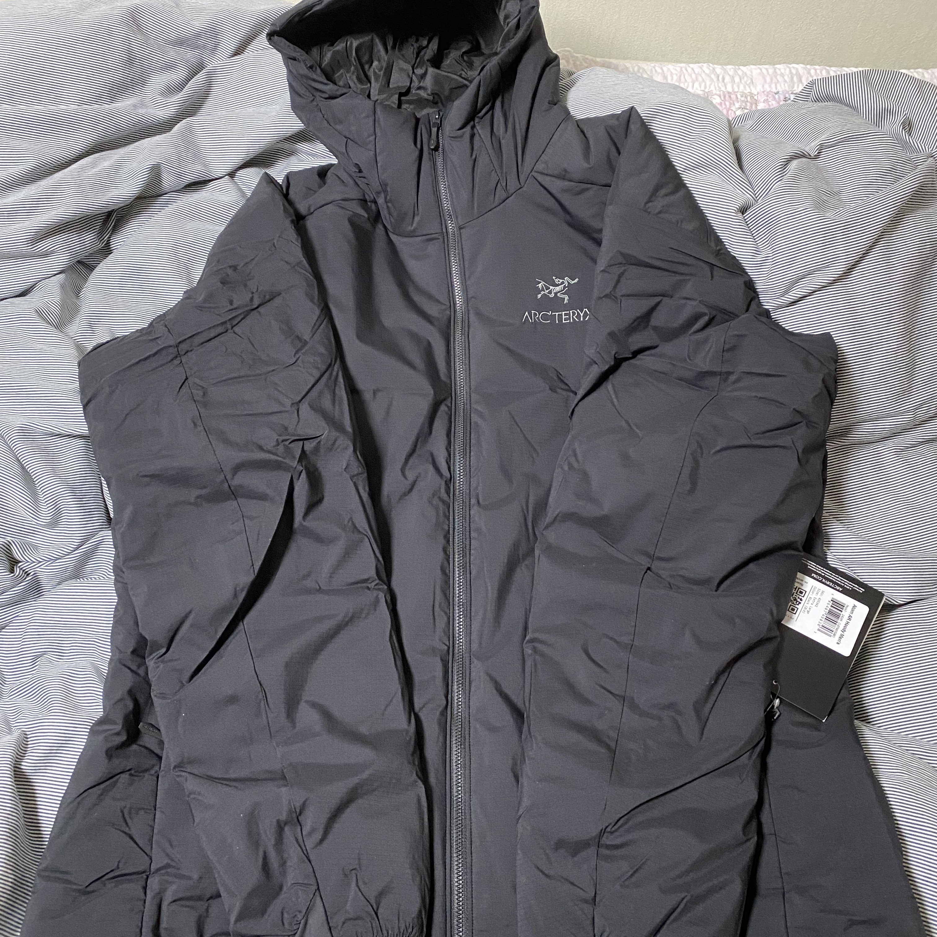 Arc'teryx Atom AR Hoody Black 착용 스타일 - 1