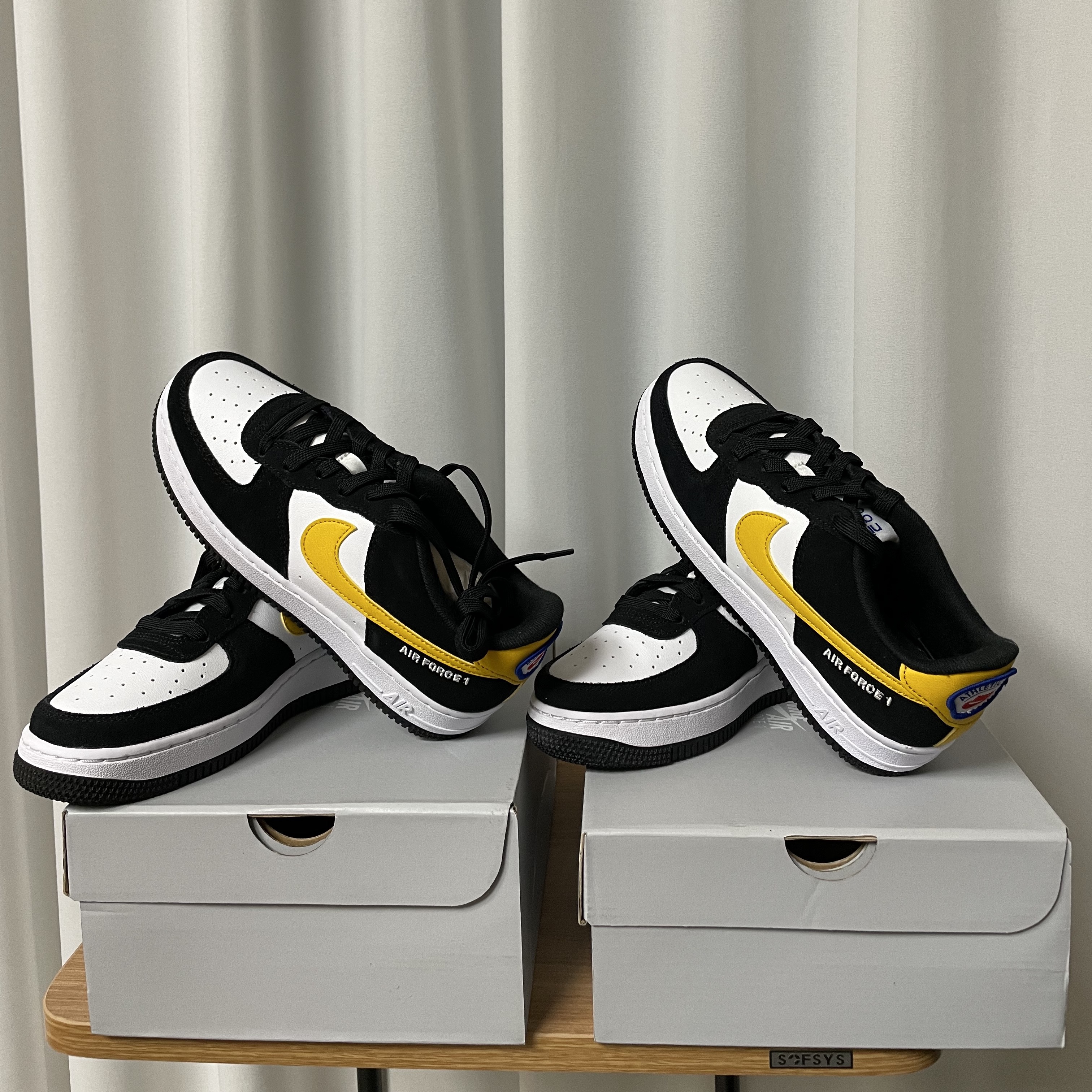 (GS) Nike Air Force 1 LV8 Athletic Club Black Dark Sulfur 착용 스타일