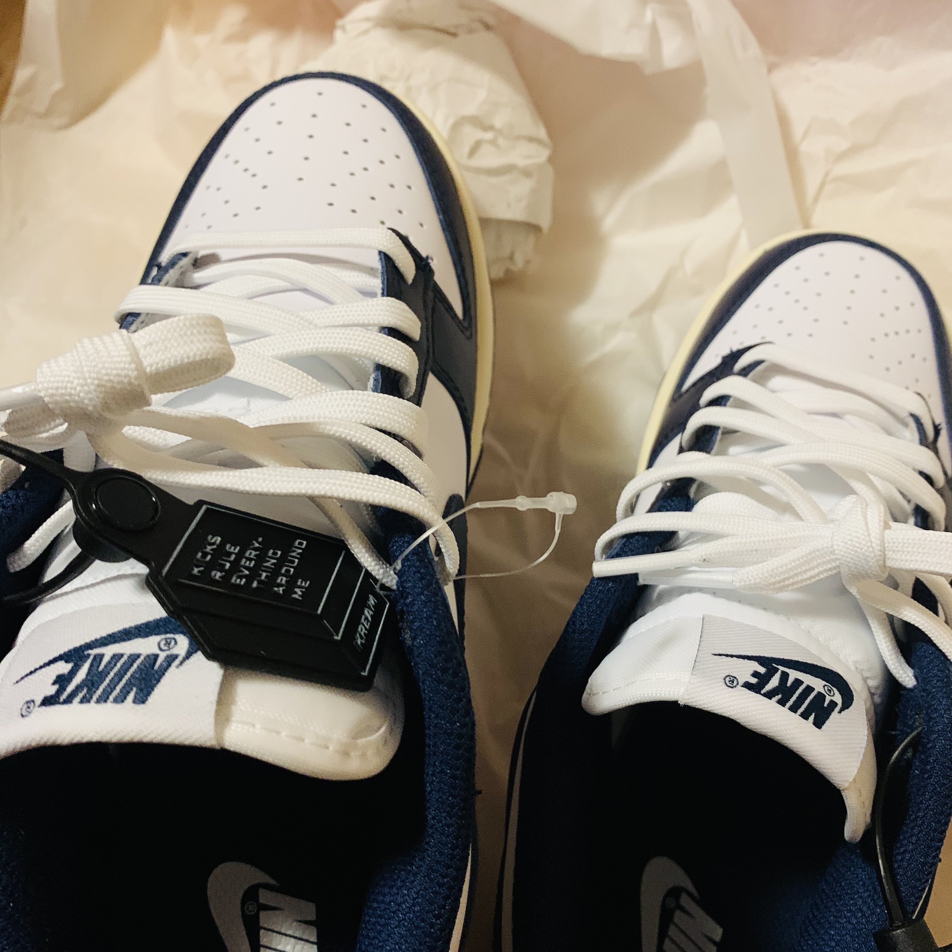 (W) Nike Dunk Low Vintage Midnight Navy 착용 스타일 - 1