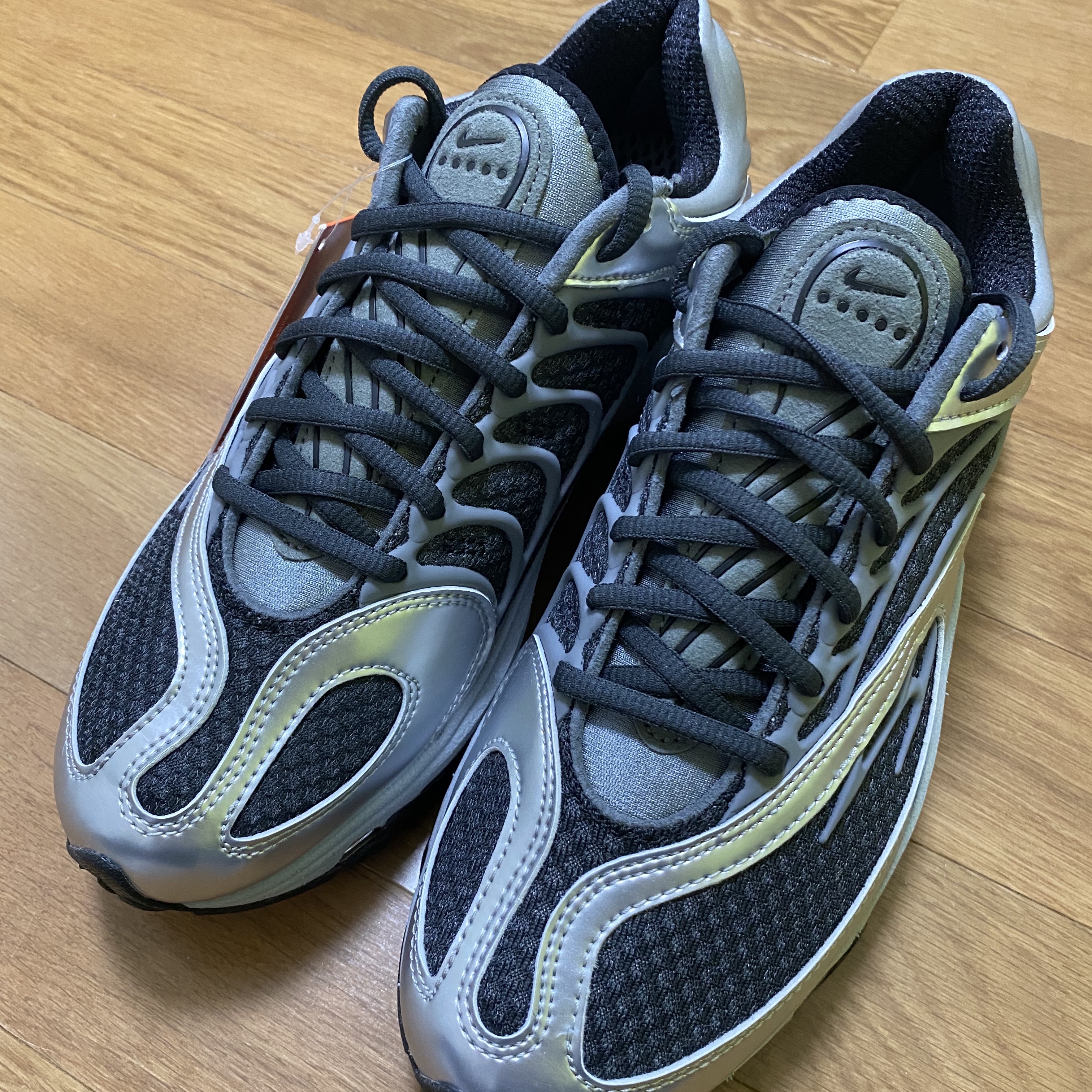 Nike Air Tuned Max Black Smoke Grey 착용 스타일 - 1