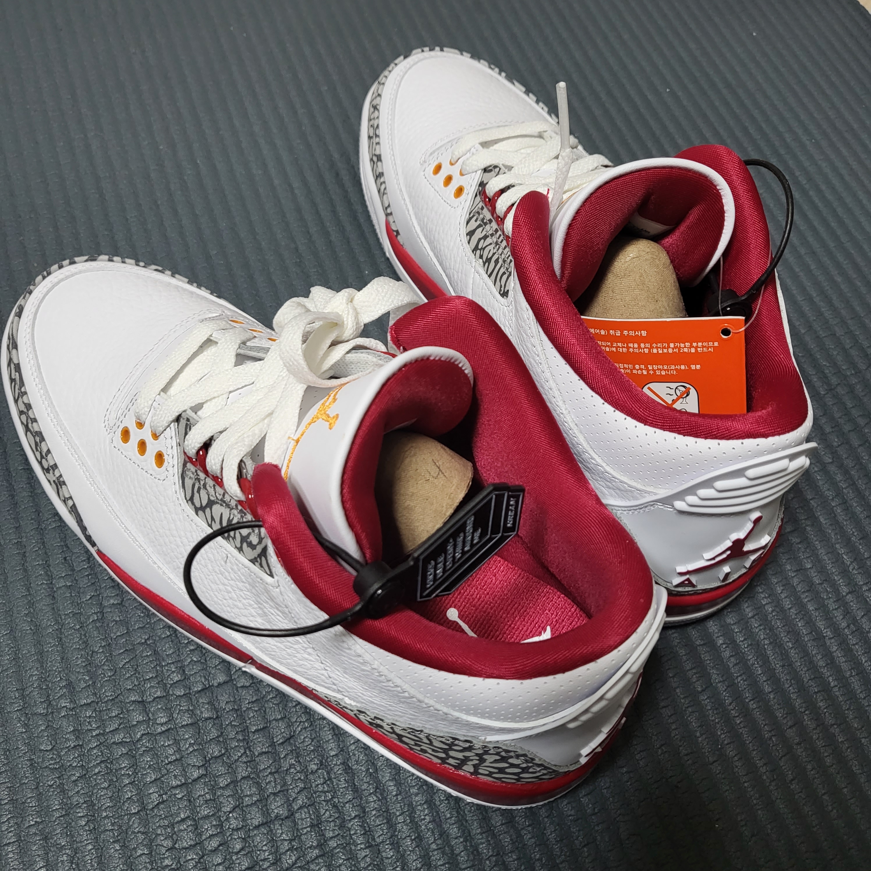 Jordan 3 Retro Cardinal Red 착용 스타일 - 2