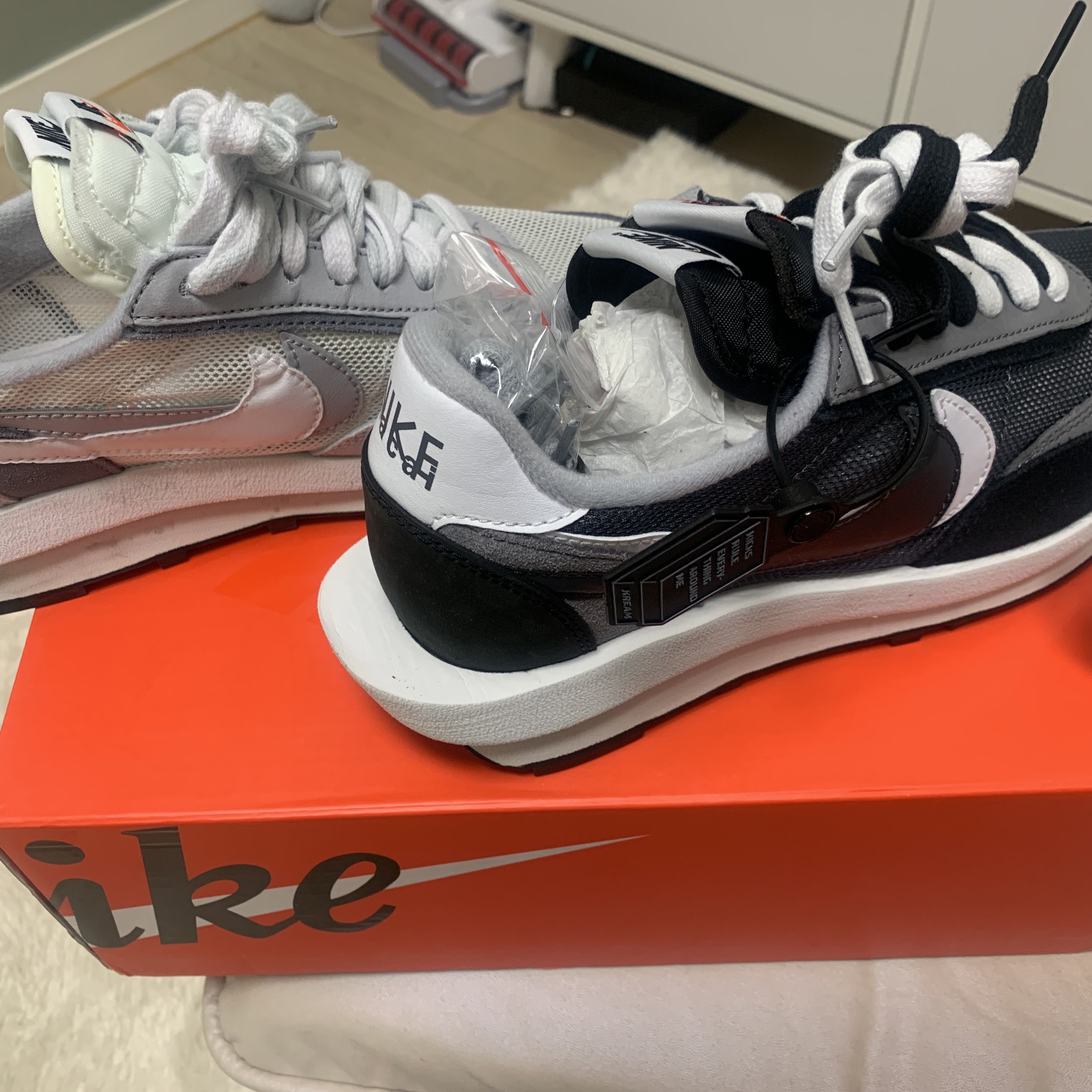 Nike x Sacai LDWaffle Summit White, Nike x Sacai LDWaffle Black 착용 스타일
