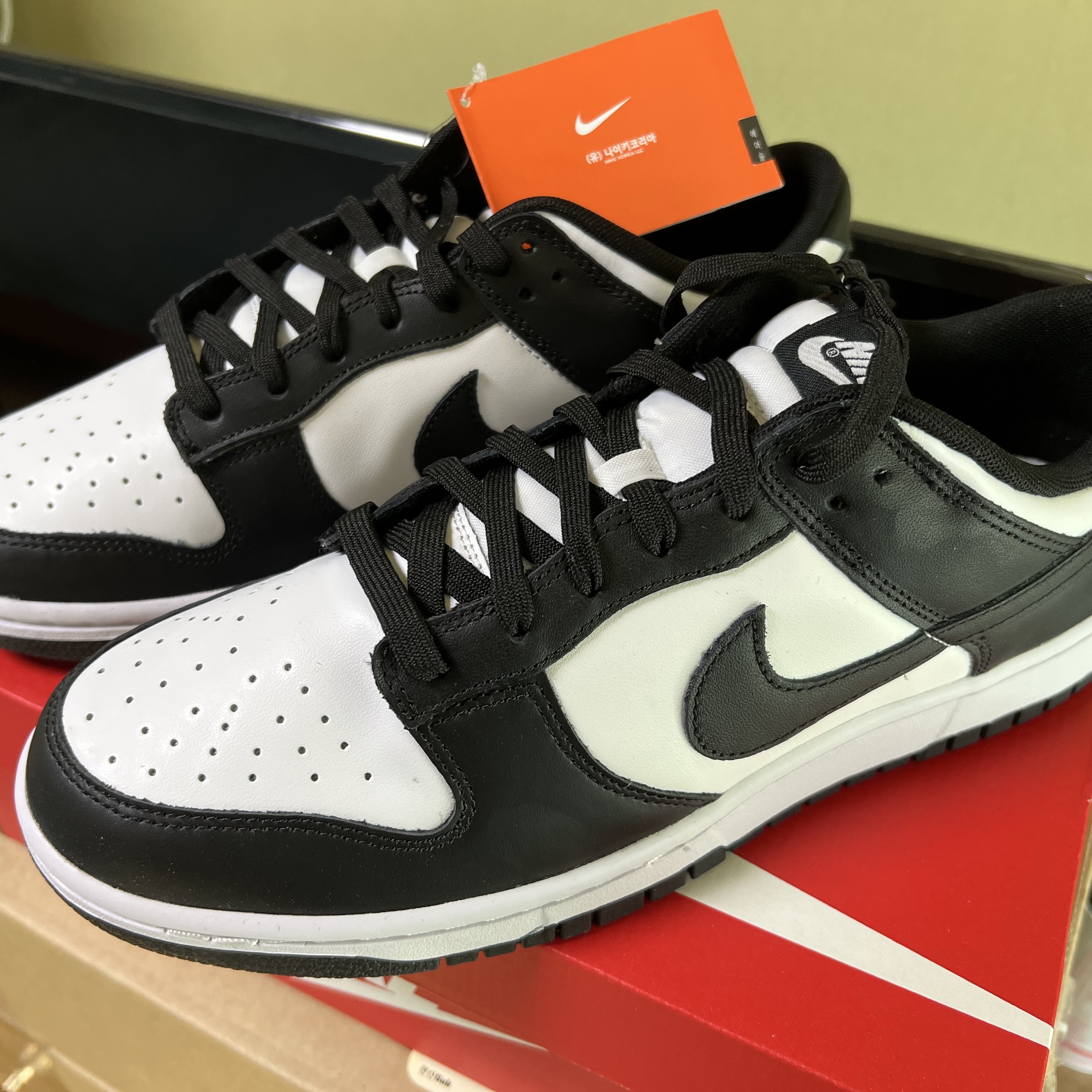 Nike Dunk Low Retro Black 착용 스타일