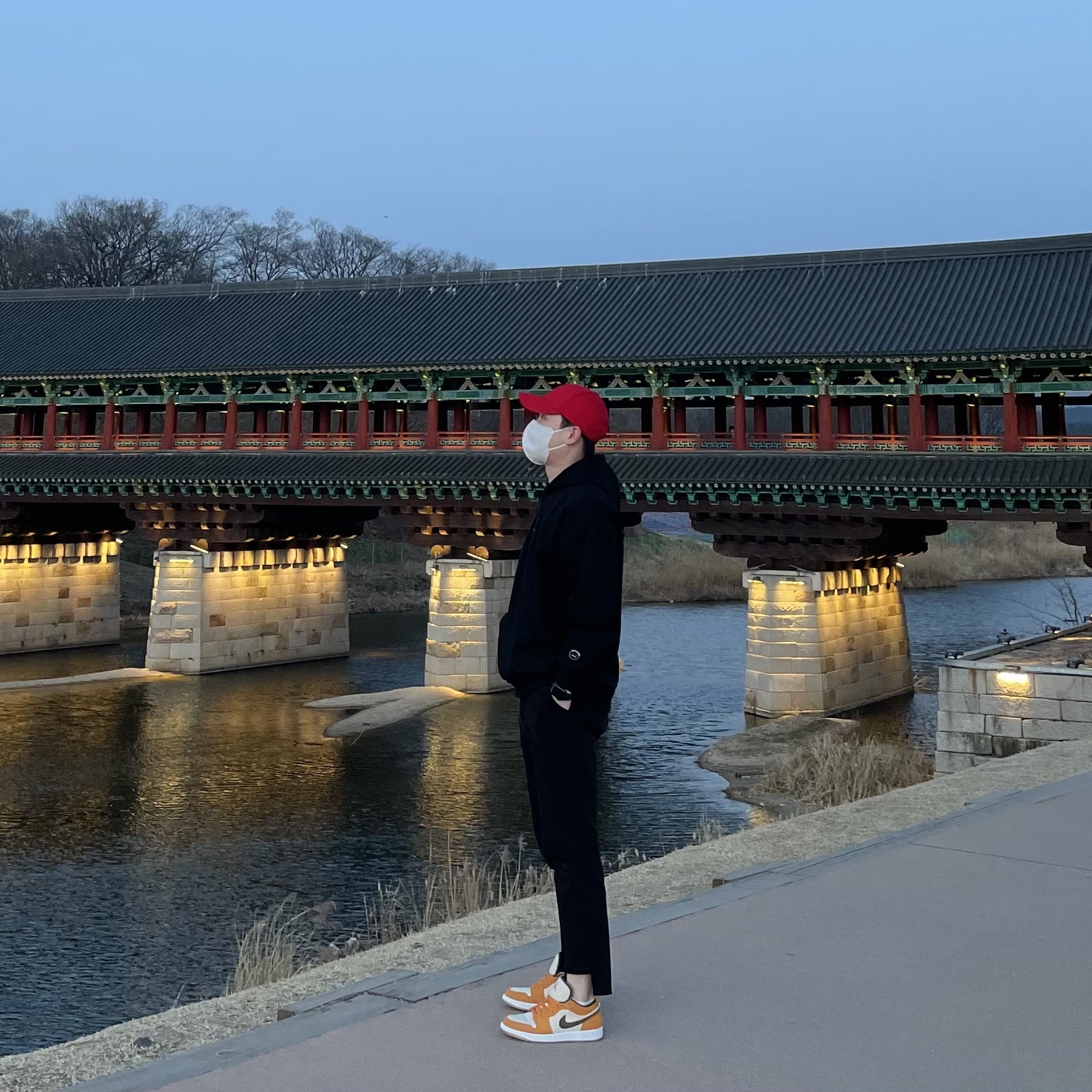 Jordan 1 Low SE Light Curry 착용 스타일