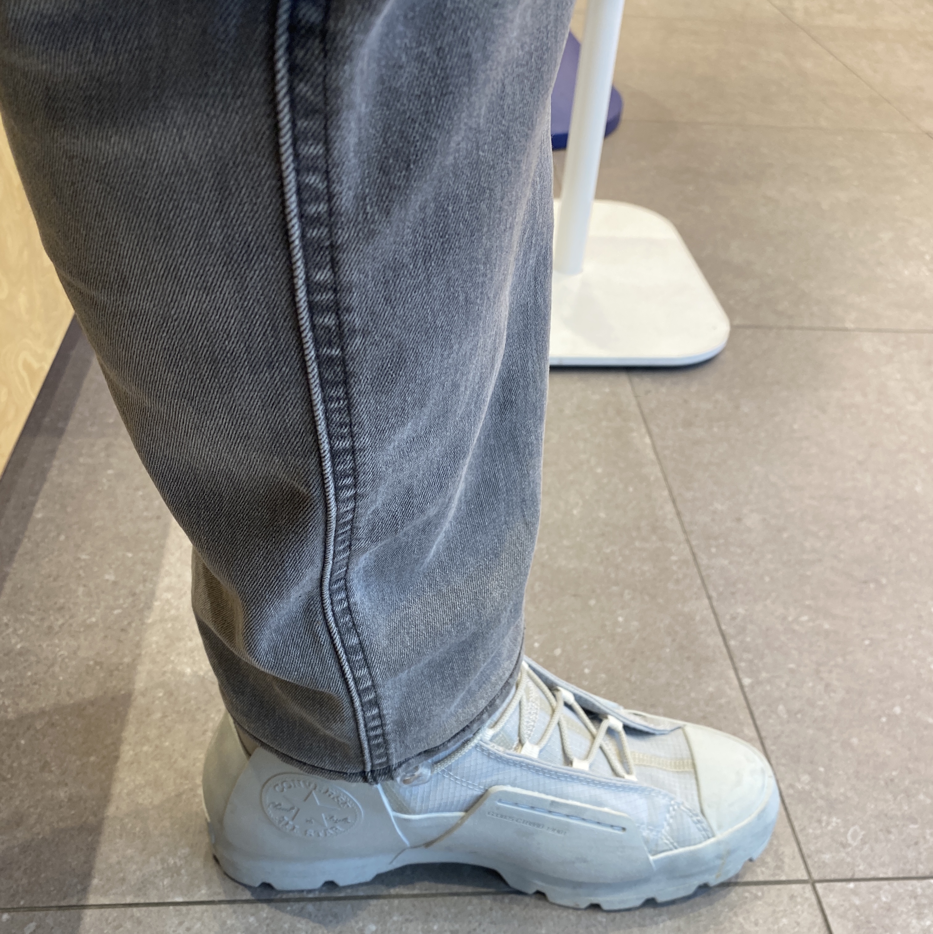 Converse x A-Cold-Wall Chuck Taylor All Star Lugged High Grey Violet 착용 스타일 - 1